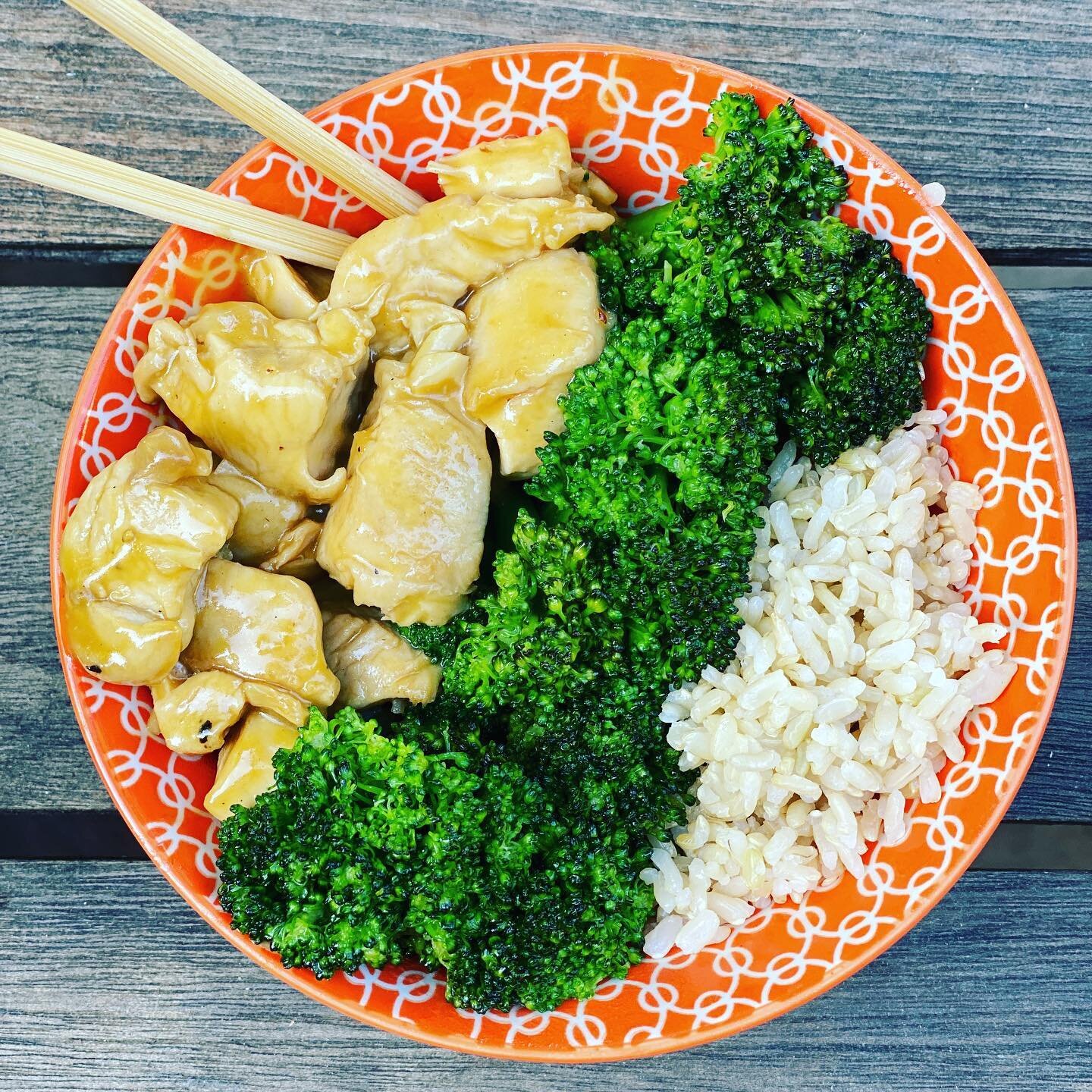 Saut&eacute;ed Orange Chicken and Soy Butter Broccoli. 🍊 Twas&rsquo; a hit in class. #cookingwithkids #cookingwithgirlscouts #girlscoutsrock #girlscouts #zoomcookingclass #chefali #healthyanddelicious