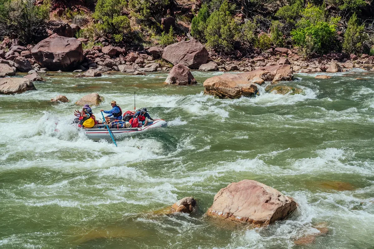 gates-of-lodore-whitewater-river-rafting.webp