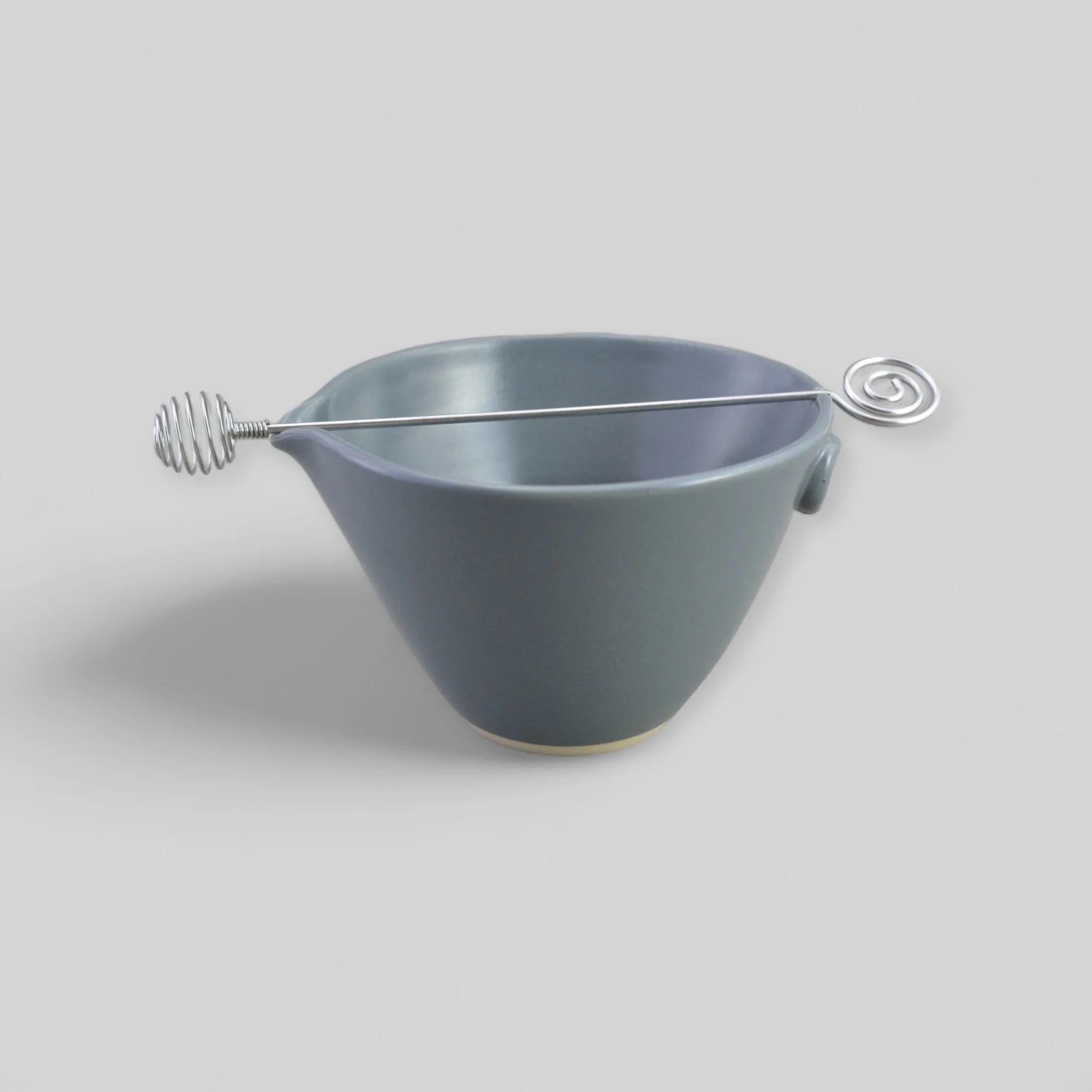 Bol à vinaigrette / Salad dressing bowl