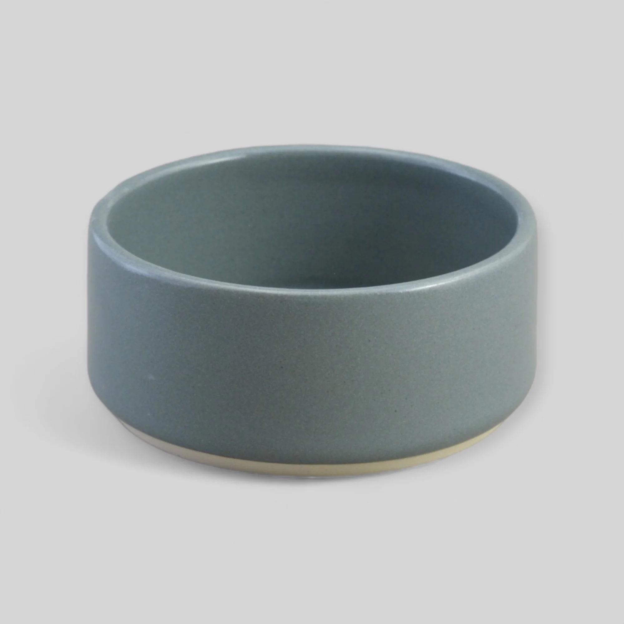 Cache pot margarine gris.JPG
