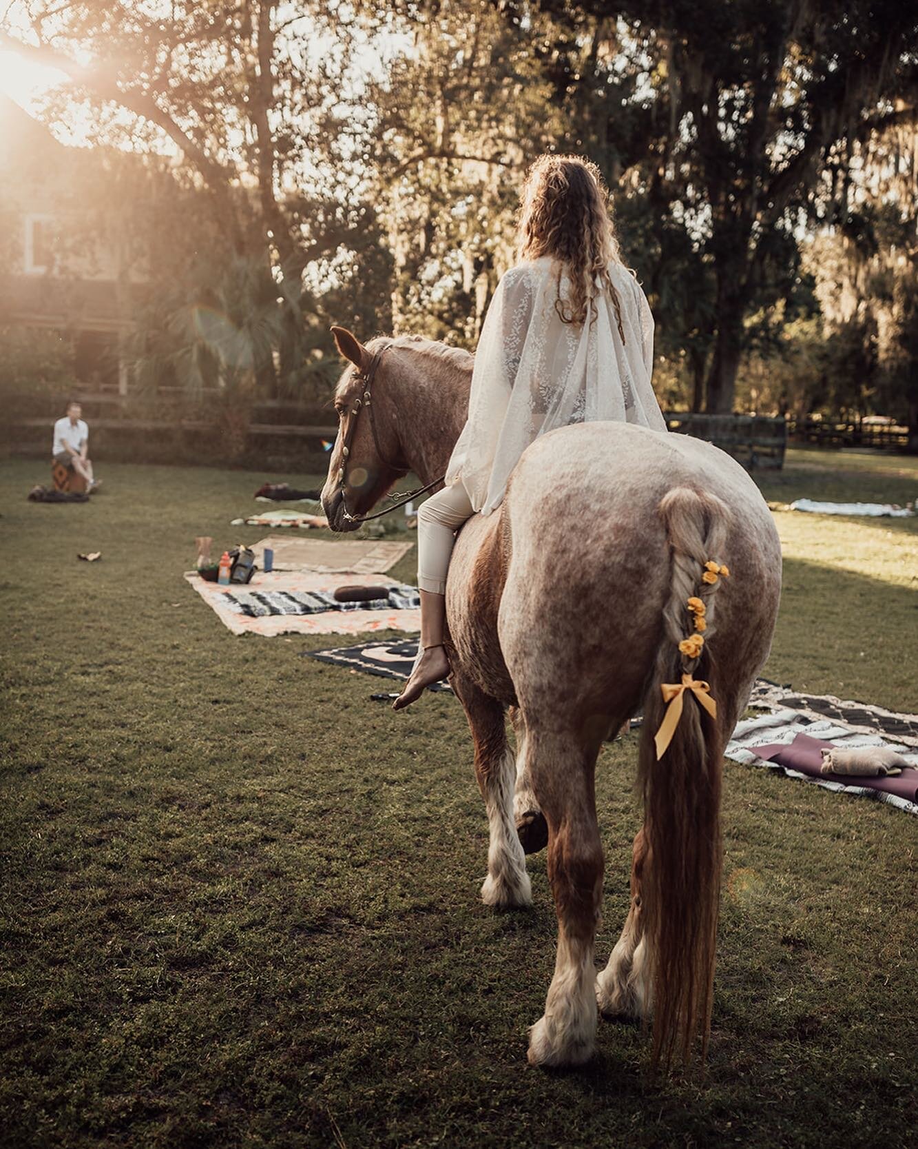 Some horse experiences might take you riding along beautiful sandy beaches, beneath dense jungle canopies, or across airy spacious deserts. With #CabaYoga, you can journey into the depth of your own landscape + learn how to navigate from within.

Joi