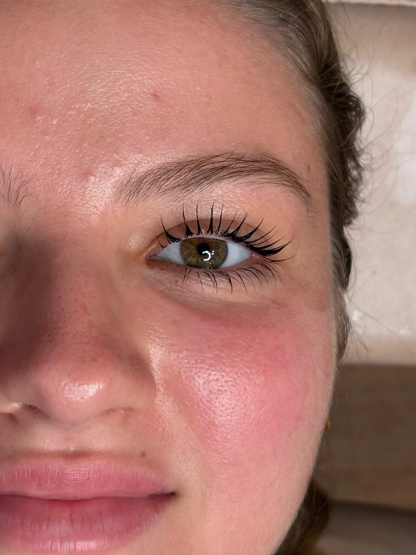 Your lash routine just became effortless. The YUMI Lash Lift gently curls and nourishes natural lashes for instant lift and long lasting definition.