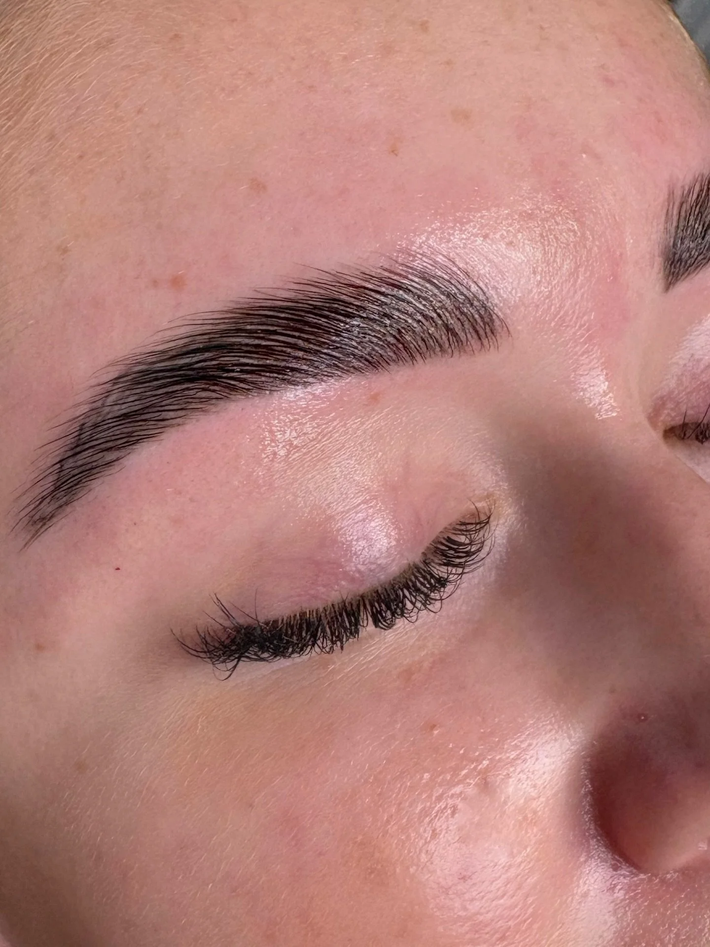 Brow Lamination with tint &amp; shape 💫
