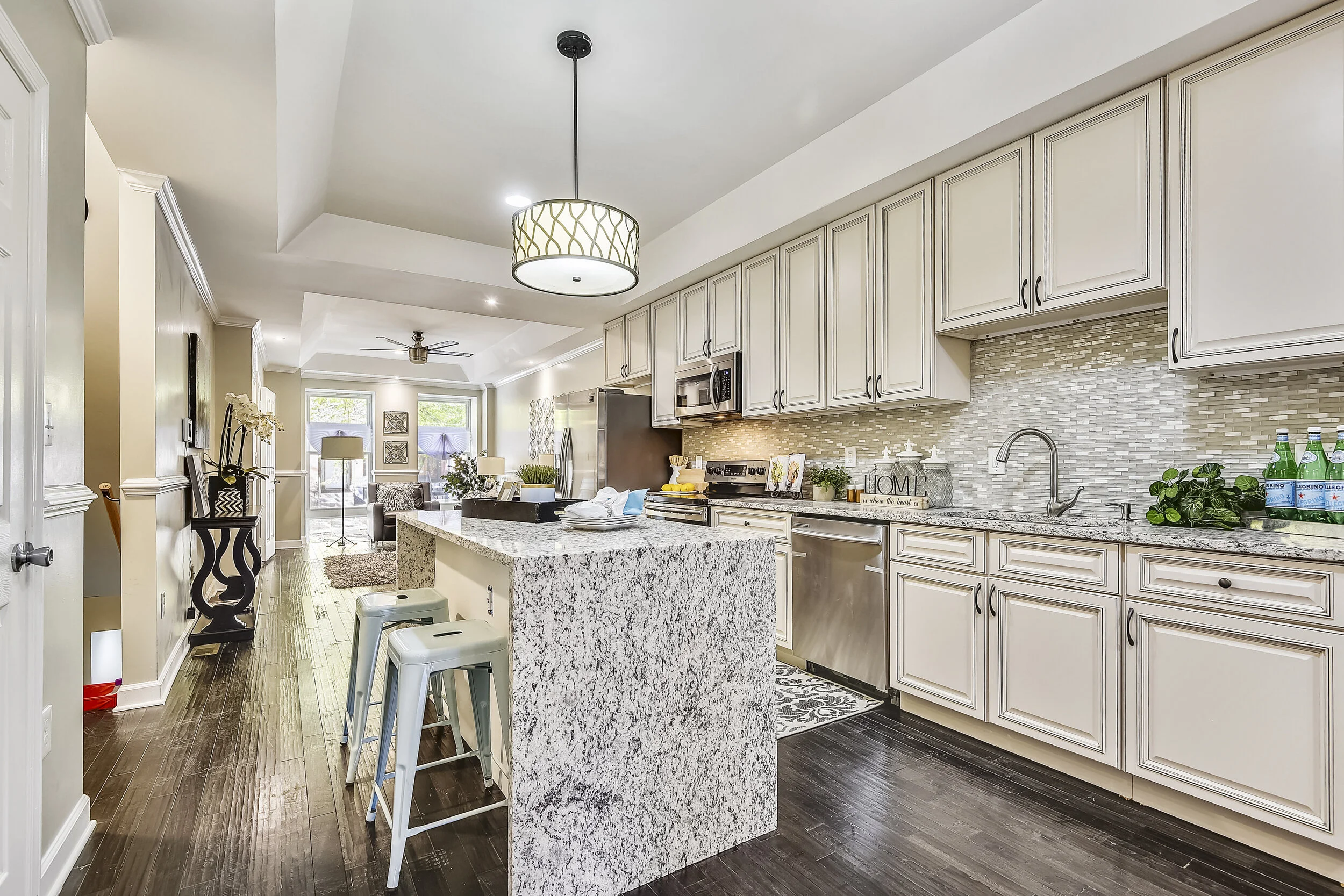 Main Level-Kitchen-_DSC9103.JPG