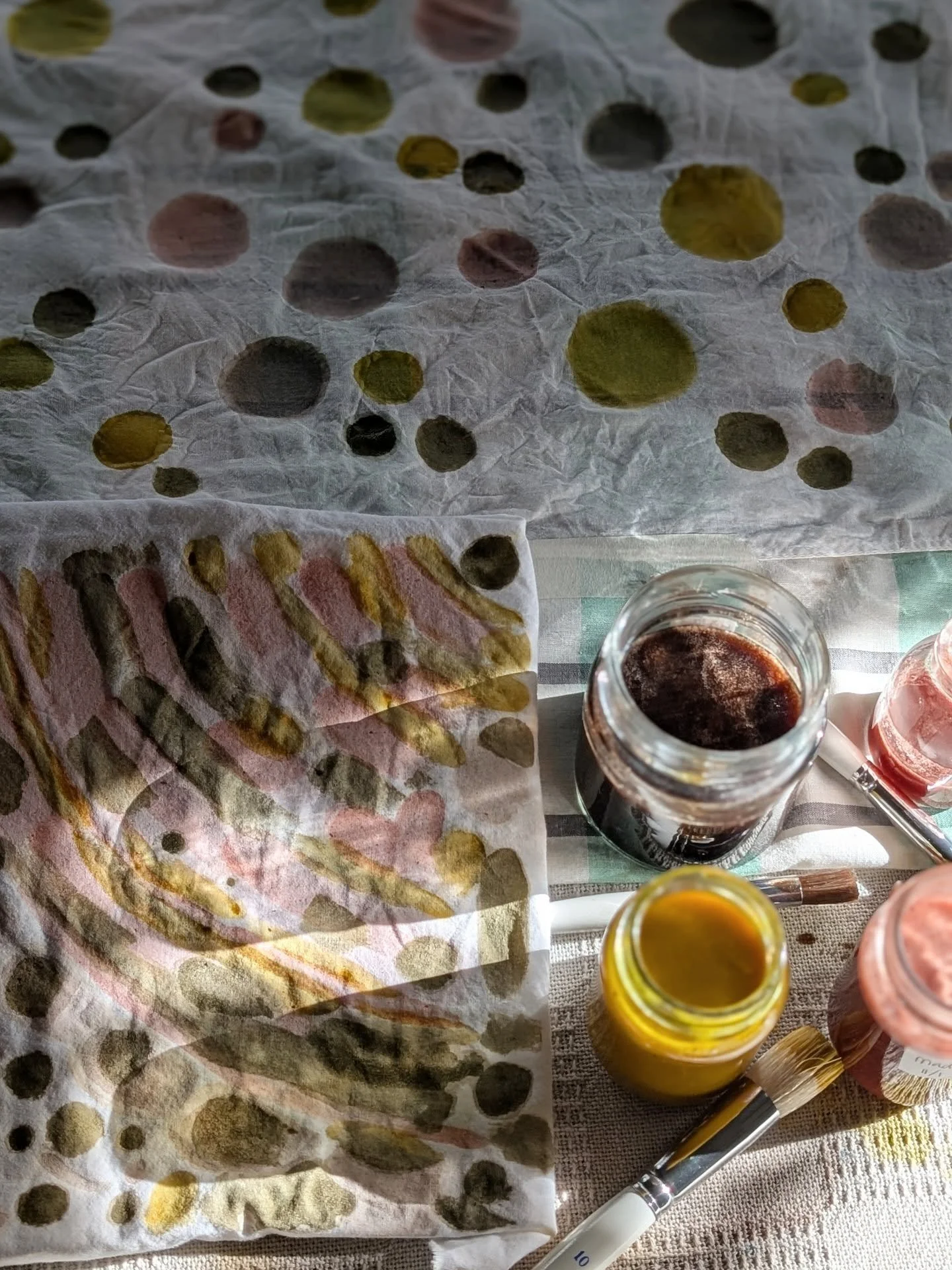 🎨Made some paint from marigold and other natural dyes in between prepping for @craftedshowandsale - happening Nov 7-9 at @wag_ca. Are you coming?

📝Lake Pigment making tutorial by @thedogwooddyer 

#SundayFunday