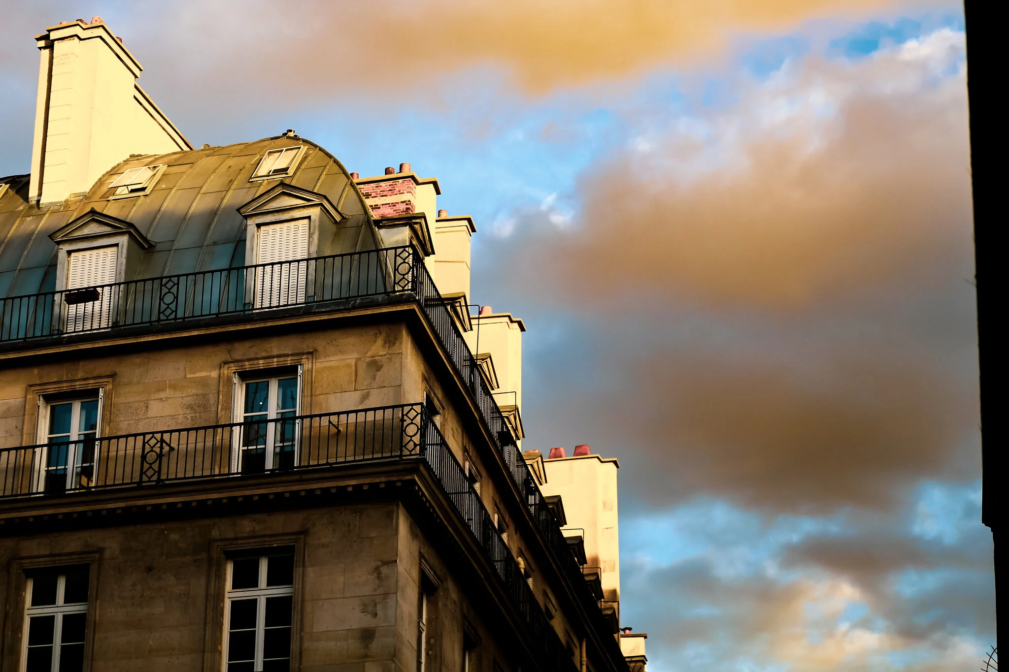 Paris_Rooftop cloud.jpg