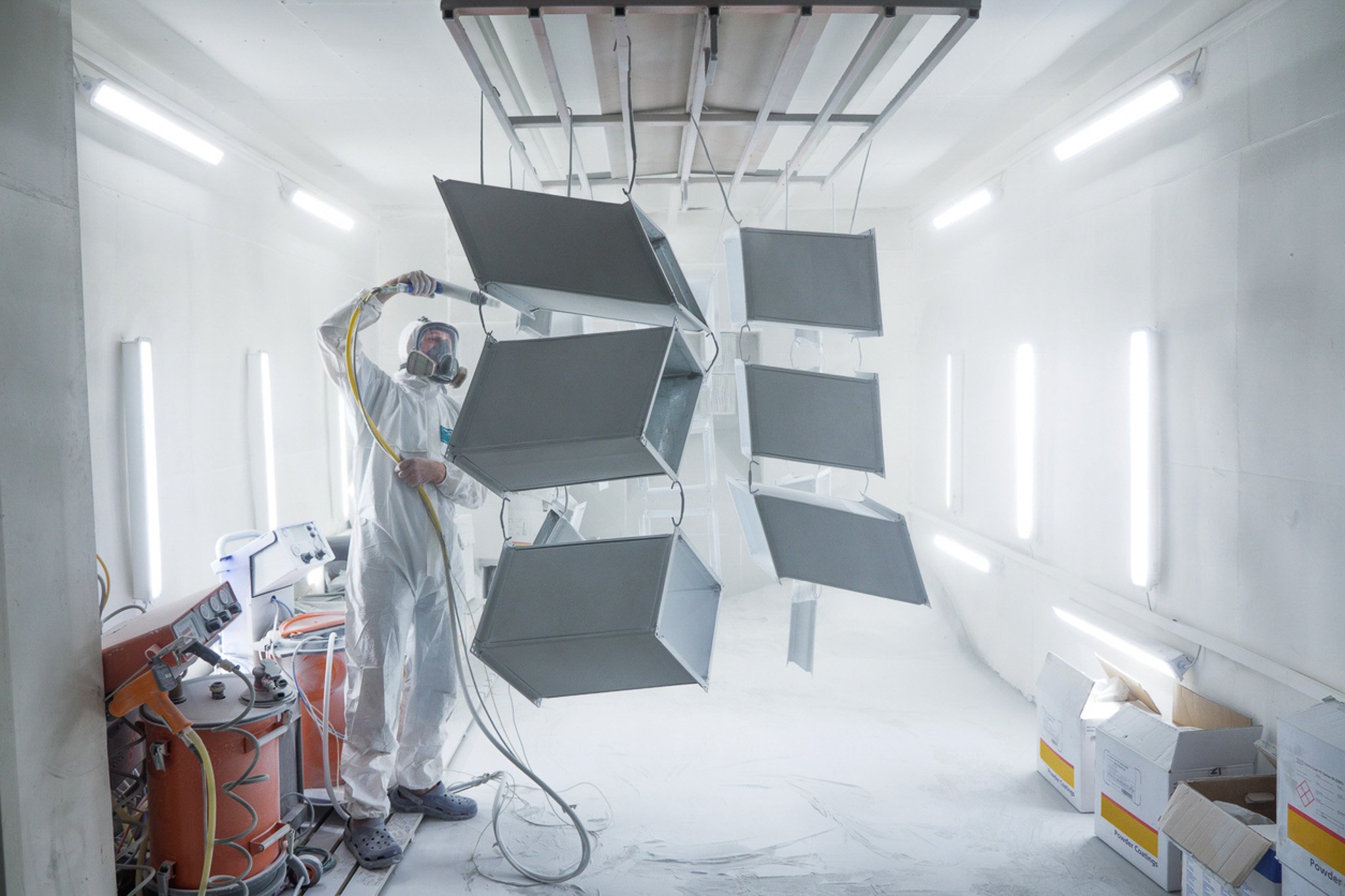 Möbel och köksluckor sprutmålas