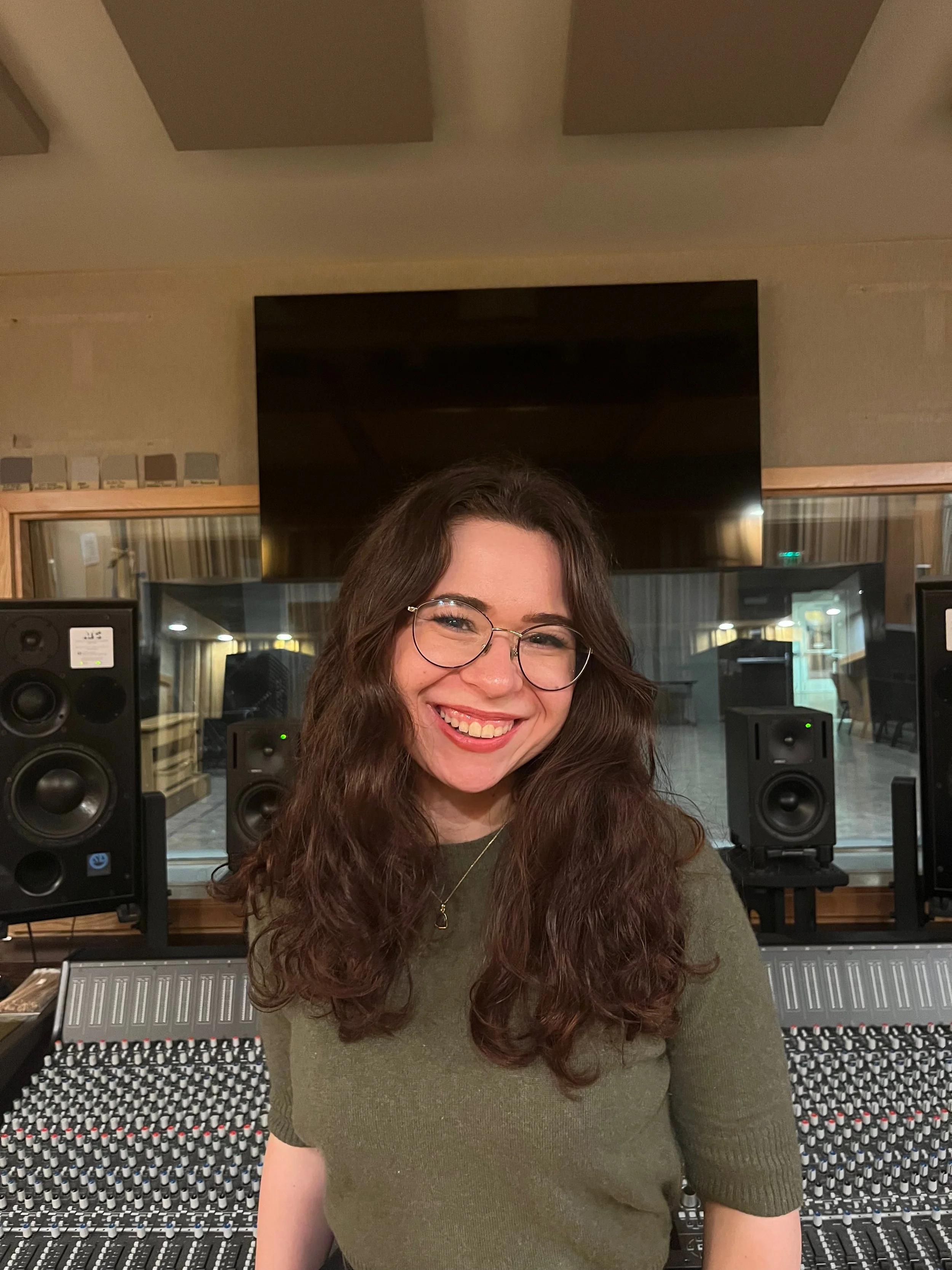 Alyssa Fraley Headshot.jpeg