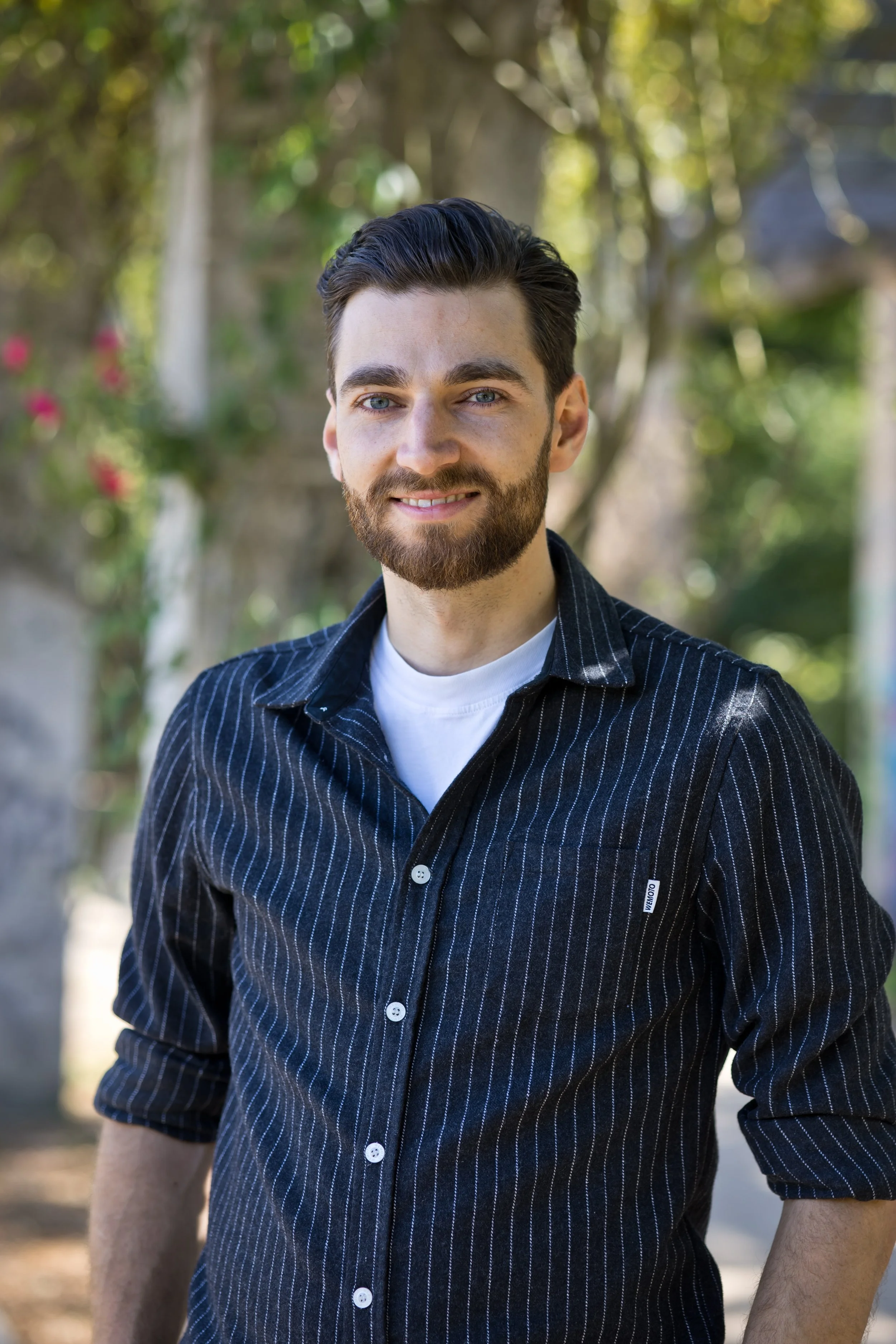 Lucas Reis Headshot.jpg