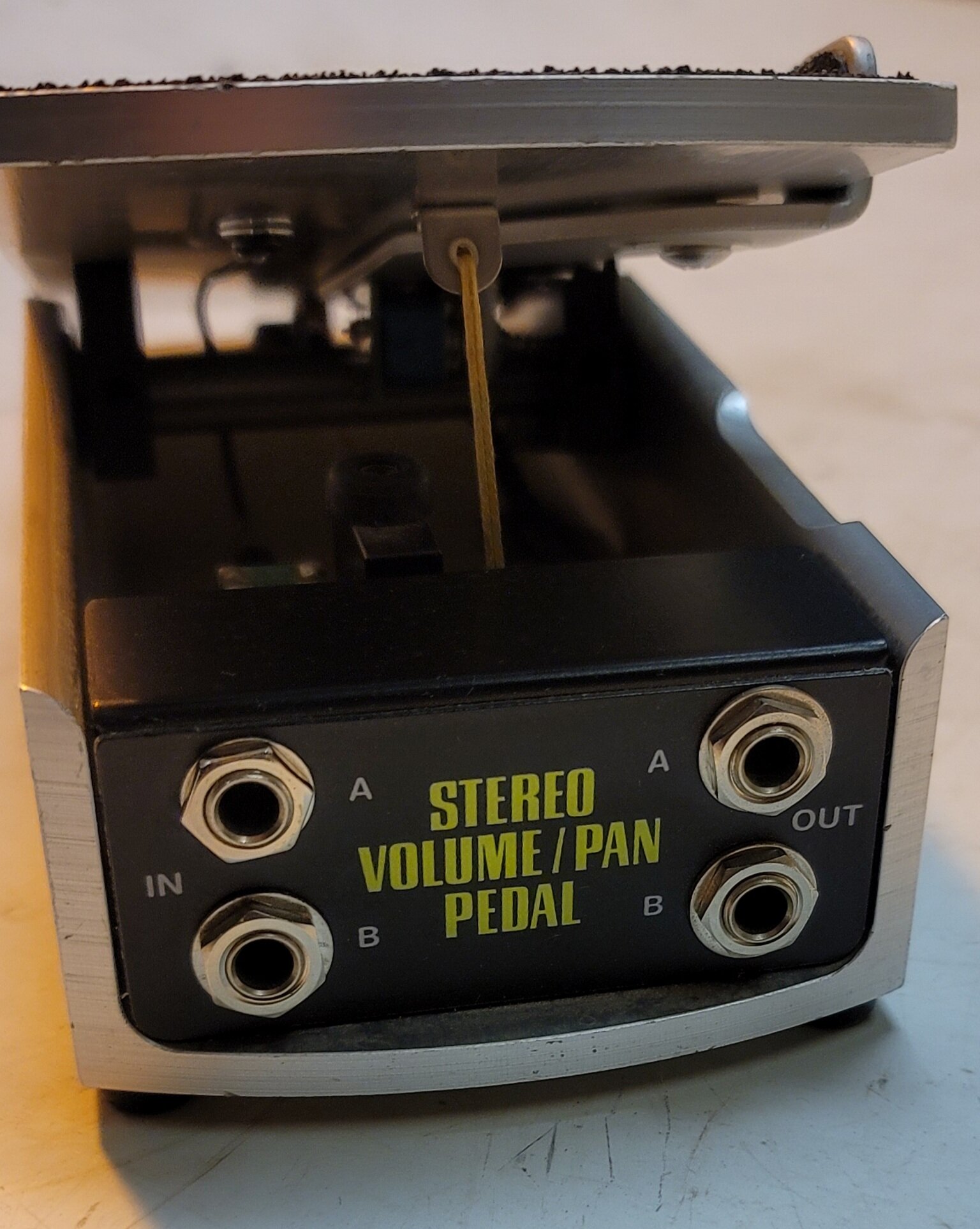 Ernie Ball Stereo Volume/Pan Pedal — Musicians Repair Service