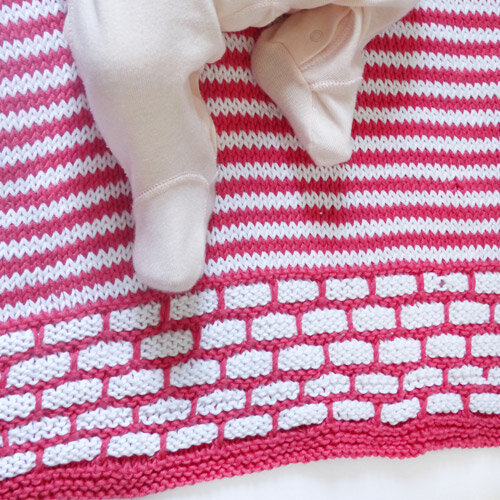 Petite couverture naissance pour bébé tricotée en laine Sport de Bergère de  France - dentelle-broderie-tricot-cuisine-jardinage et questions  environnementales de Jauneyris