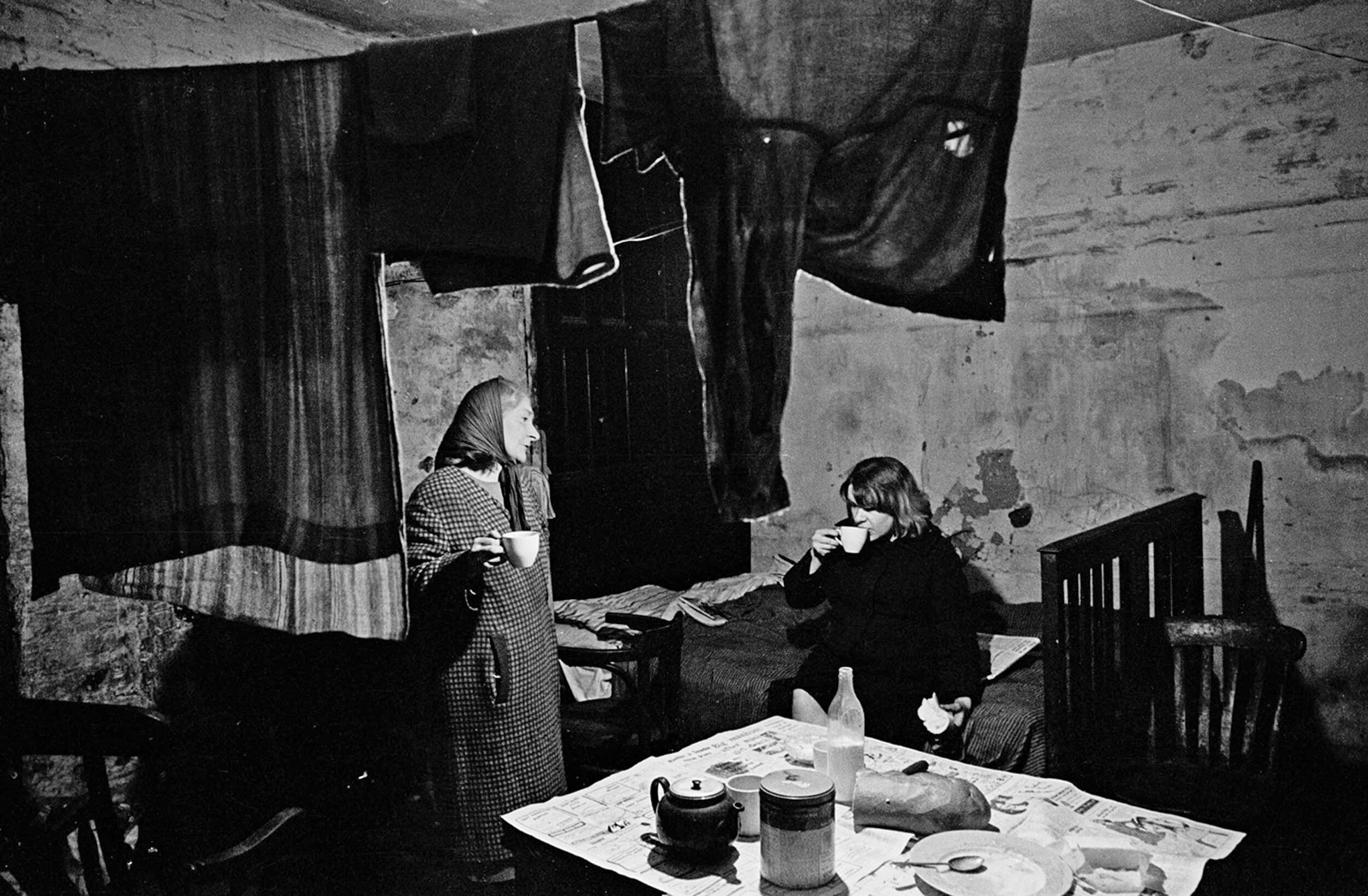 Mrs Ditchfield and her daughter, cellar flat Liverpool 1969.jpg