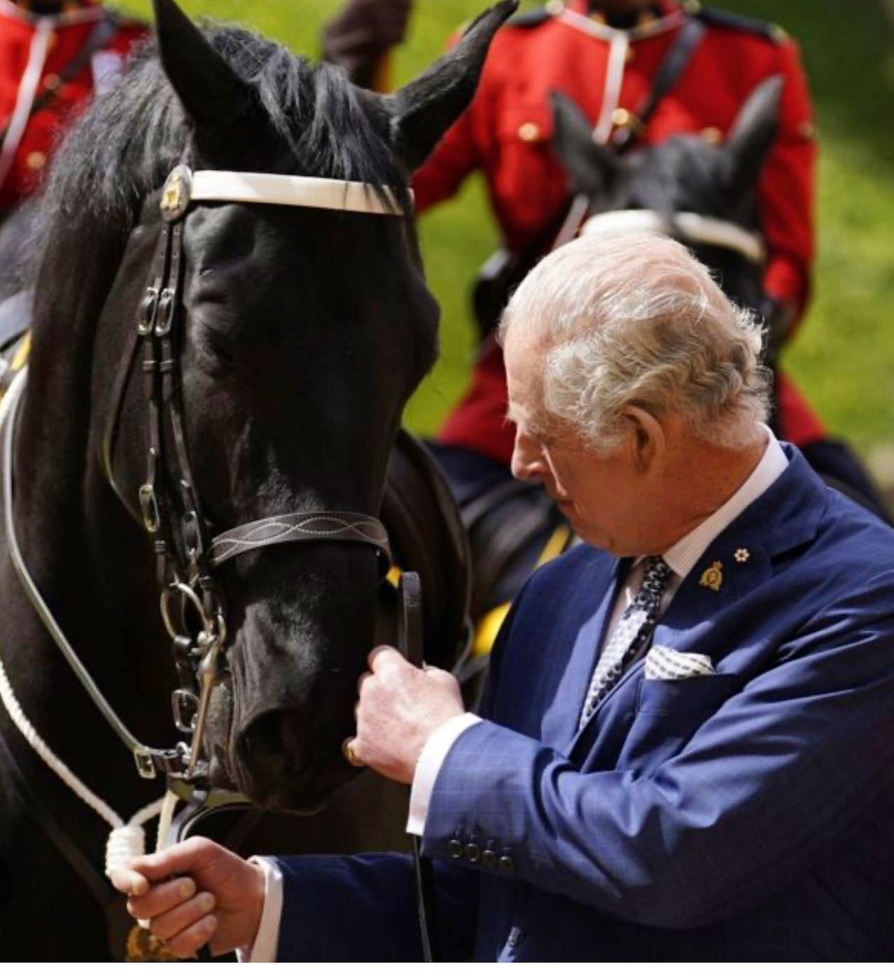 We will be raising a glass to The King today whilst we watch the Coronation with pride. #theking #coronation #royalty @buckinghampalace.official @household_cavalry #tradition #greatbritain🇬🇧 #monarchy #kingcharles