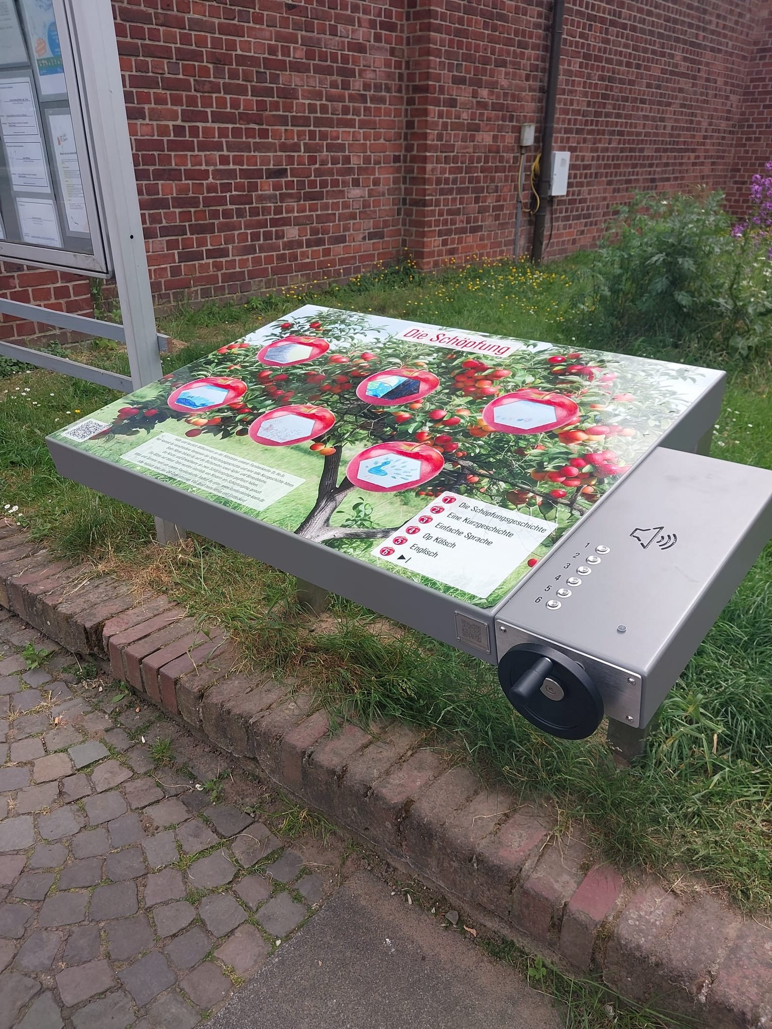 Barrierefrei, Outdoor Info-Stele, Interaktive Outdoor Hörstation, Audio-Station, Hörmodul,  Infostele