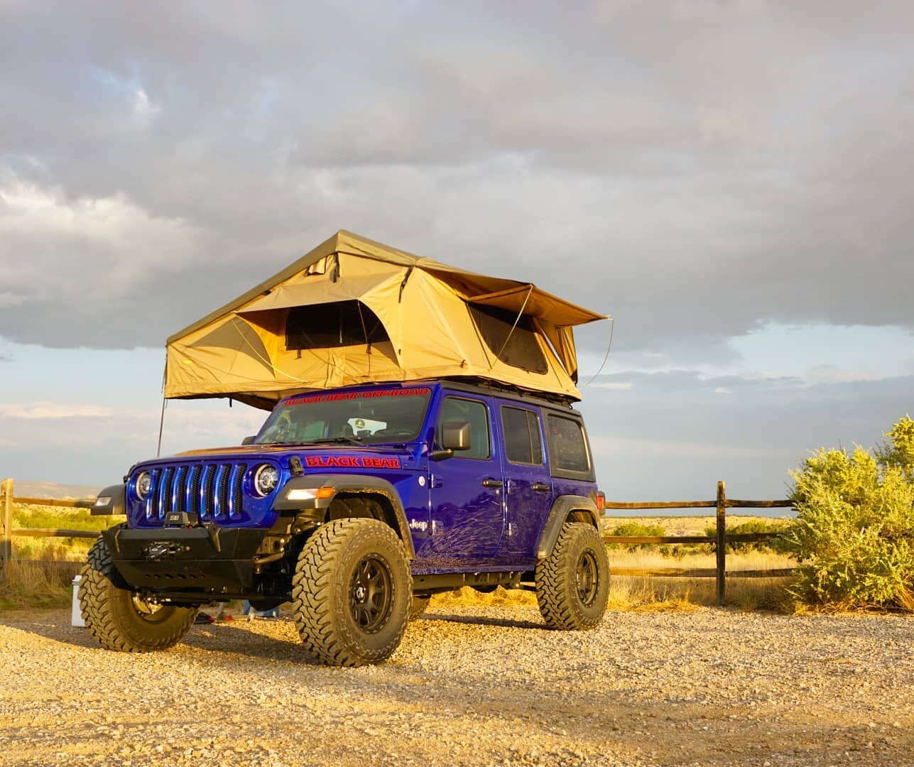 What's a dream trip for your 4x4 Rig? 

#dreambig #explore #overland #rooftoptent #nomad #jeeplove #jeepwrangler #wranglerjeep