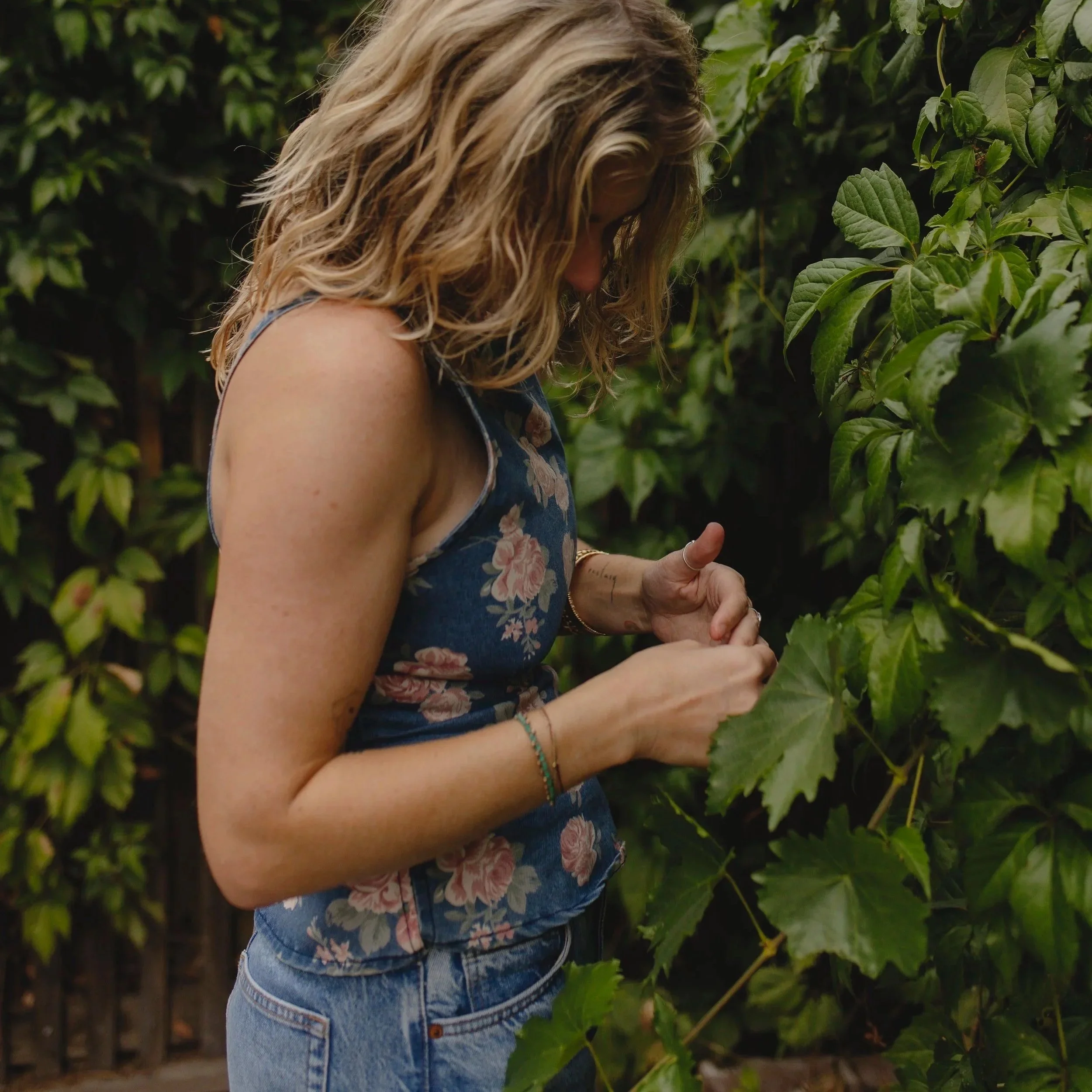 Abbey Daw comes with over two decades of experience. An expert in mindset & somatics. Unlock self-belief with Abbey Daw, transformational teacher, speaker, and celebrity coach. Explore coaching, somatic practices, and The Abbey Daw Method™.