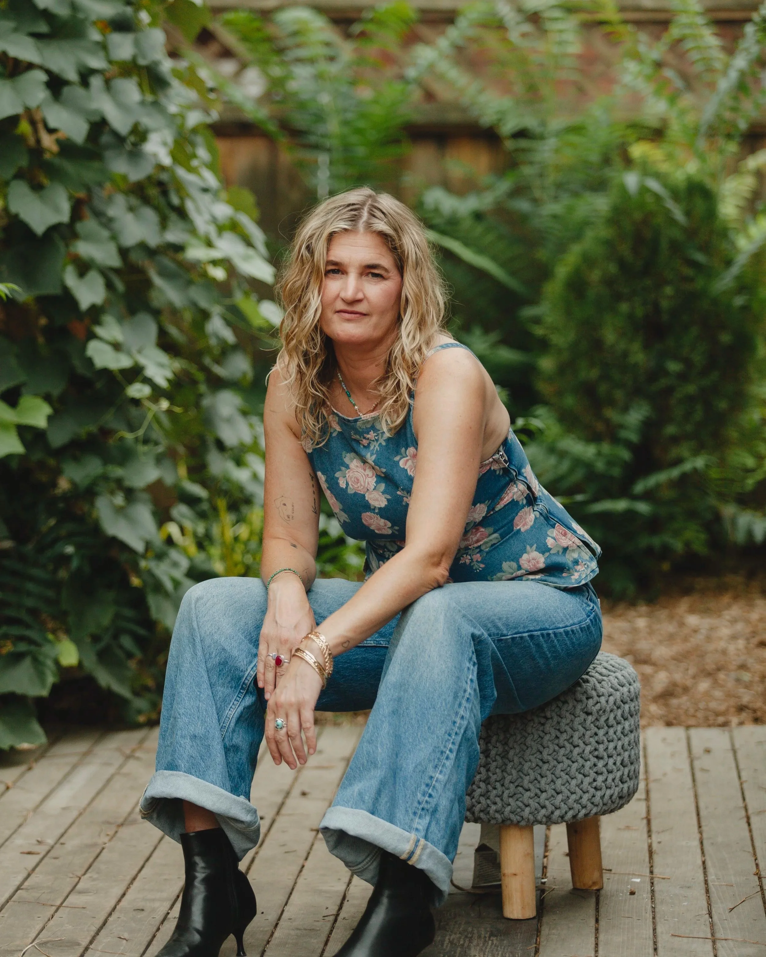Abbey Daw comes with over two decades of experience. An expert in mindset & somatics. Unlock self-belief with Abbey Daw, transformational teacher, speaker, and celebrity coach. Explore coaching, somatic practices, and The Abbey Daw Method™.
