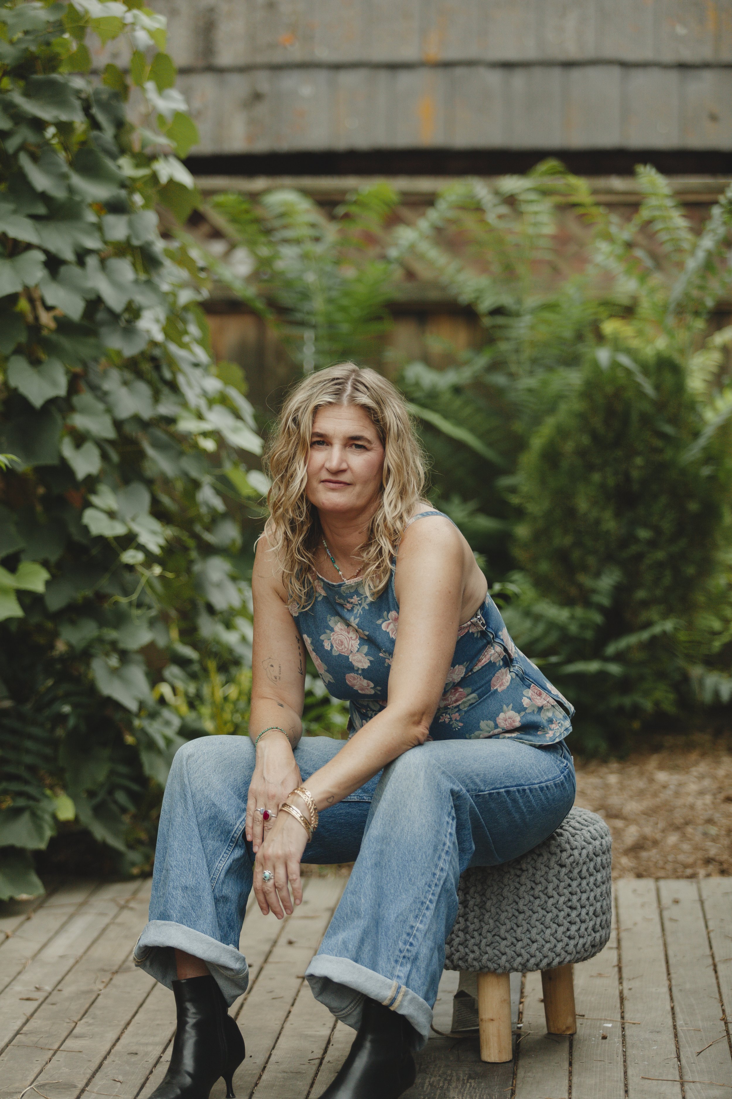 Abbey Daw comes with over two decades of experience. An expert in mindset & somatics. Unlock self-belief with Abbey Daw, transformational teacher, speaker, and celebrity coach. Explore coaching, somatic practices, and The Abbey Daw Method™.
