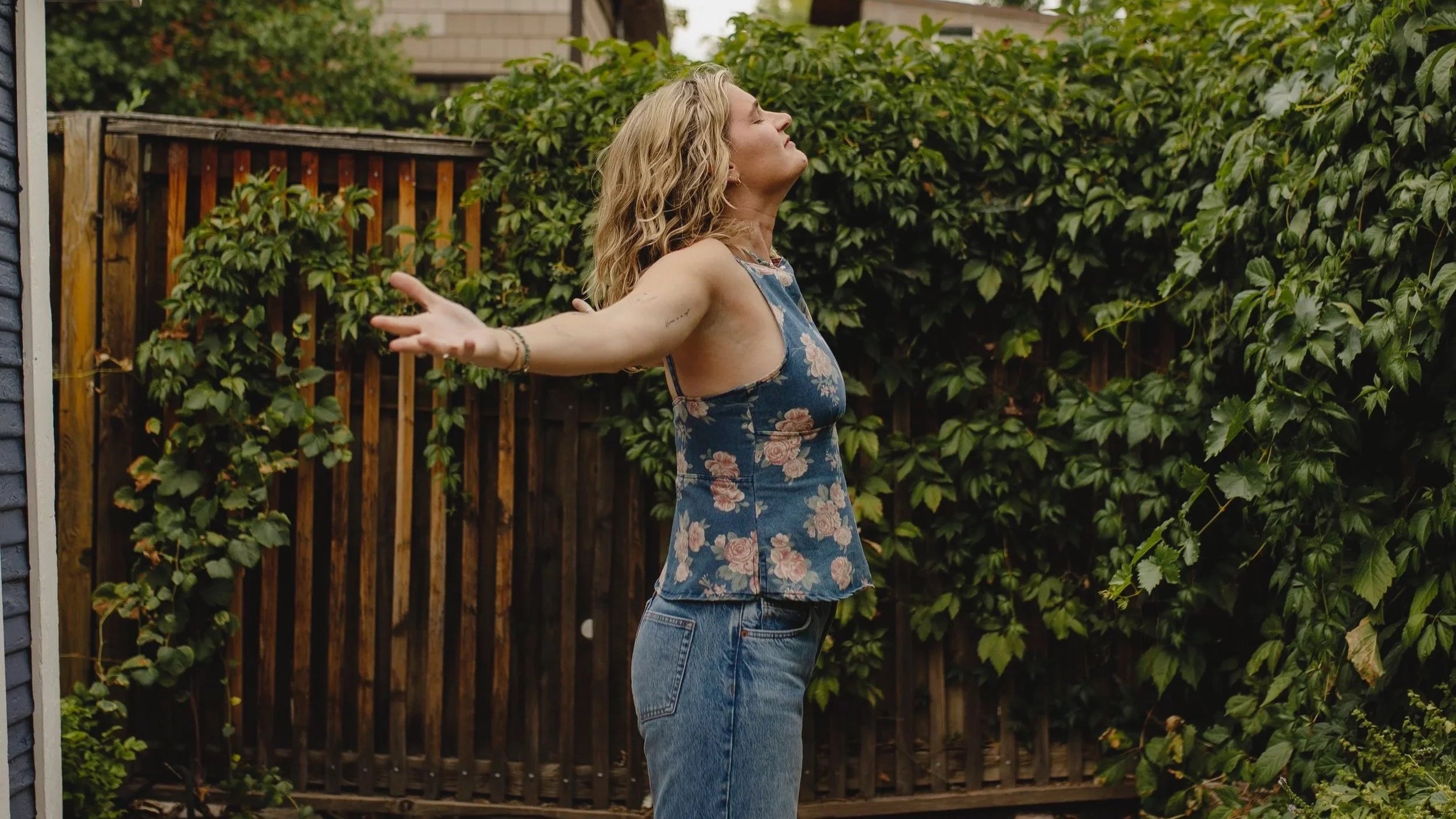 Abbey Daw comes with over two decades of experience. An expert in mindset & somatics. Unlock self-belief with Abbey Daw, transformational teacher, speaker, and celebrity coach. Explore coaching, somatic practices, and The Abbey Daw Method™.