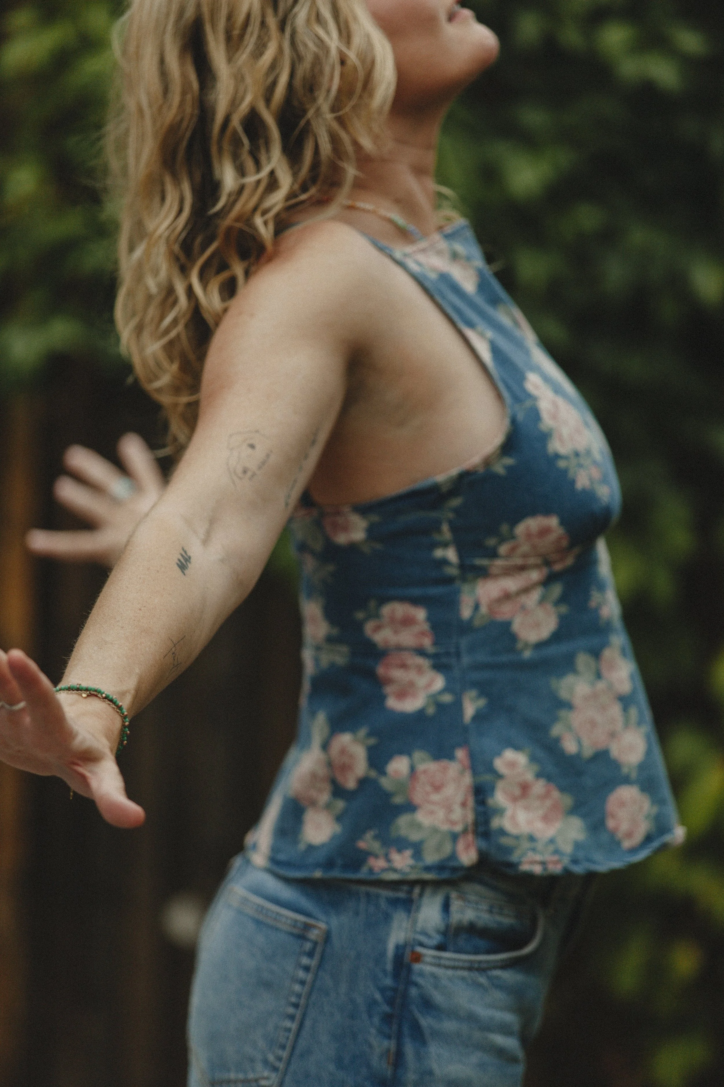 Abbey Daw comes with over two decades of experience. An expert in mindset & somatics. Unlock self-belief with Abbey Daw, transformational teacher, speaker, and celebrity coach. Explore coaching, somatic practices, and The Abbey Daw Method™.
