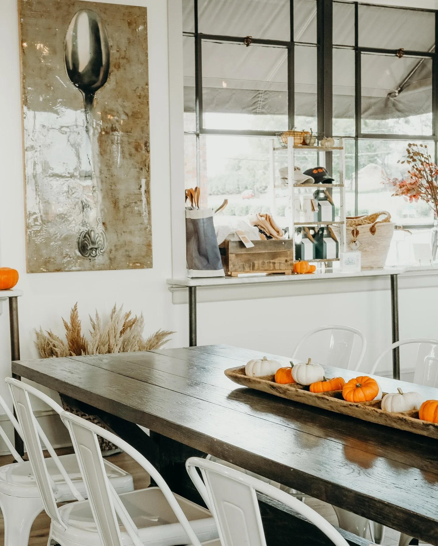 Saturday mornings at The Table&mdash; where coffee meets conversation, good food meets good company, and slow starts turn into sweet moments shared.
Welcome to your seat. We&rsquo;re so glad you&rsquo;re here. &bull; Saturday 8:00 &ndash; 3:00 | brun