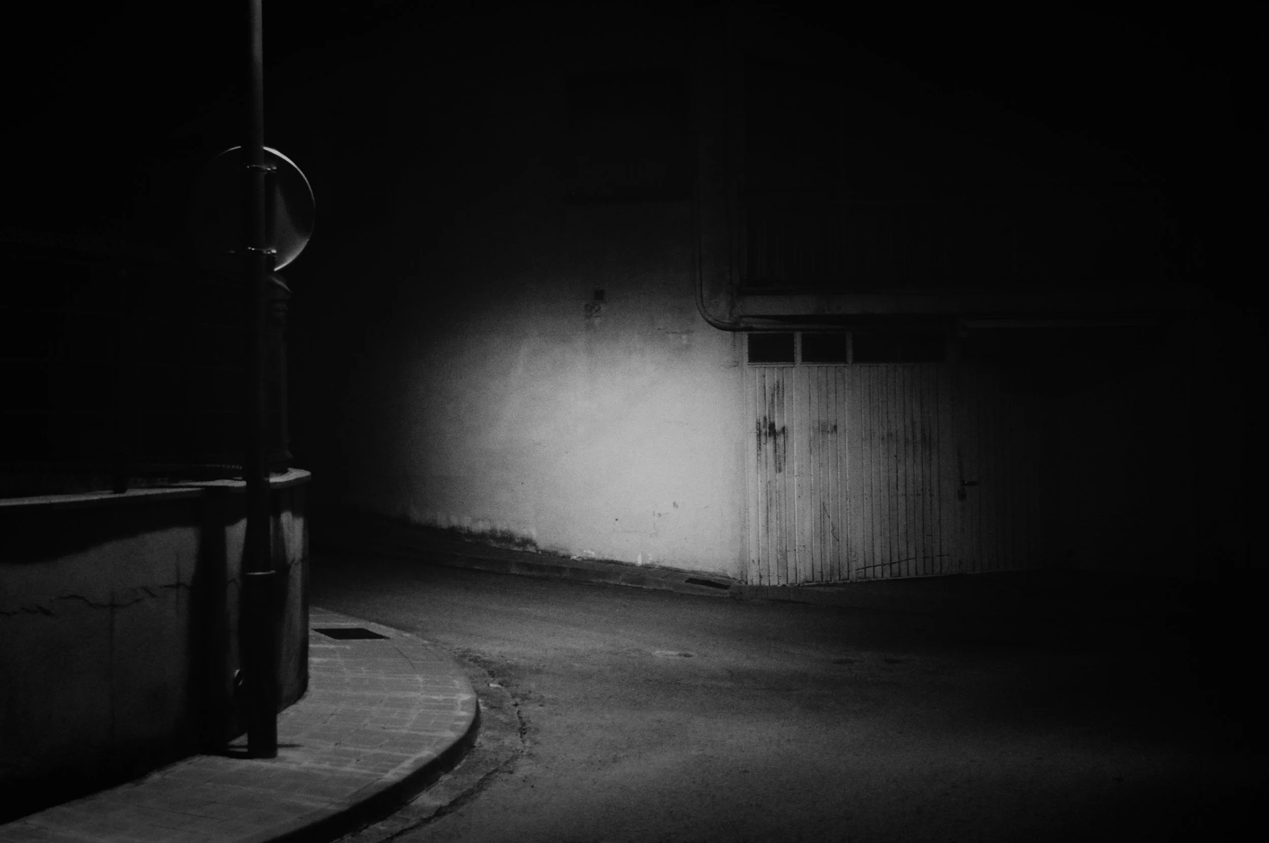 The Art of Disconnection through Dark Ambient
