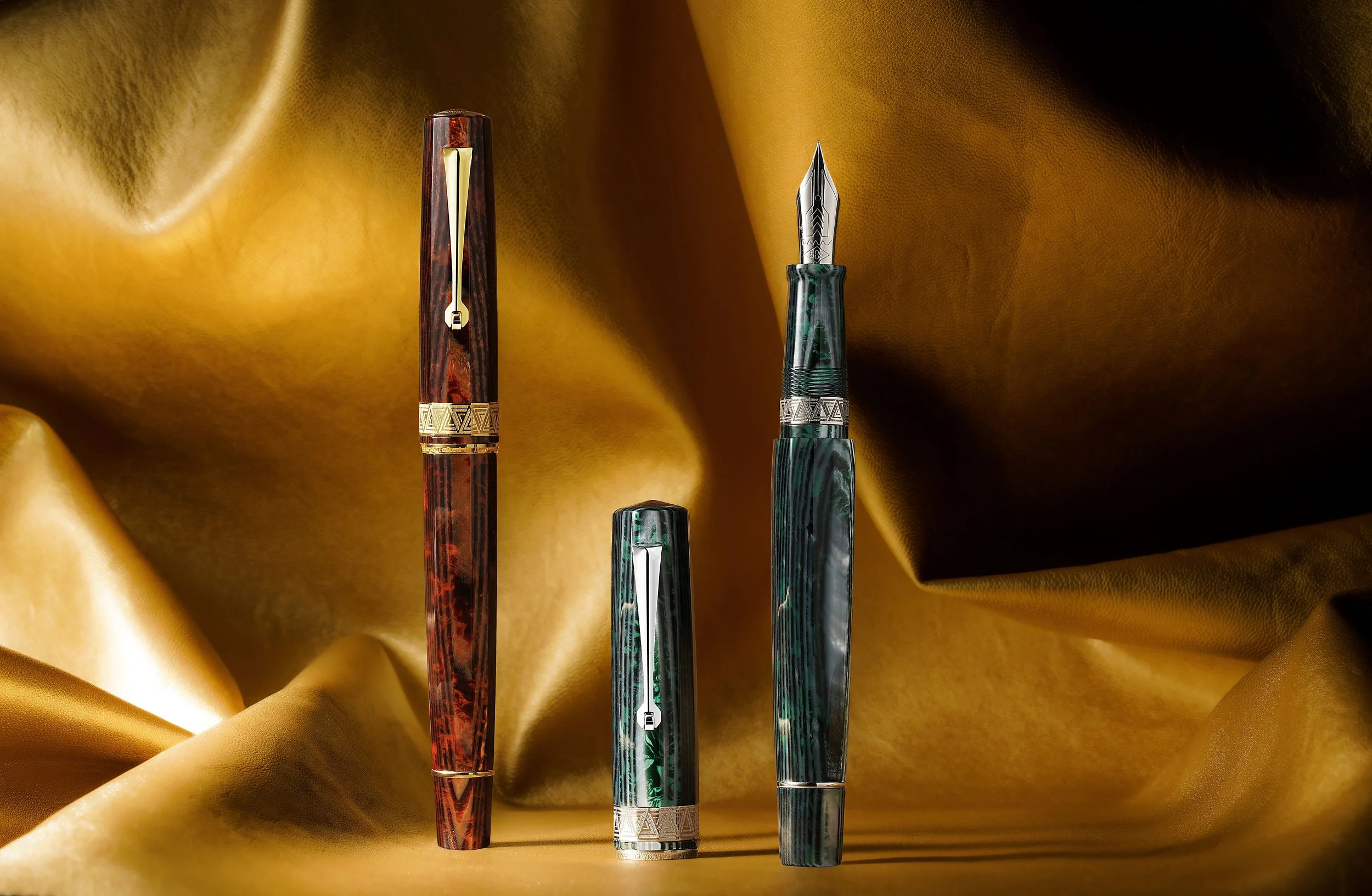 Pen_OMAS_Paragon Arco Celluloid Bronze & Green v3.JPG