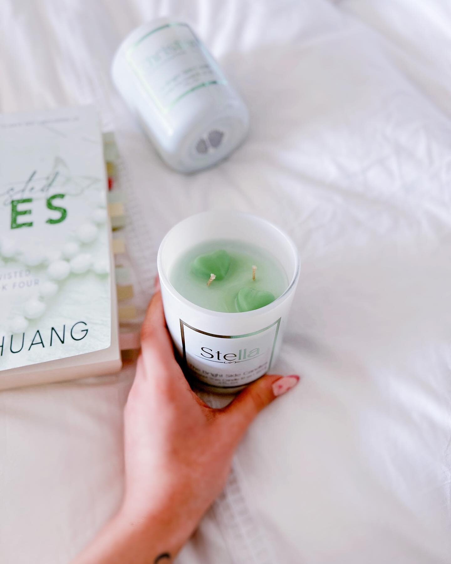 it&rsquo;s the simple things in life. 

Stella Candle: @thebrightsidecandles 🌱🪩💚
Use my discount code: PPF21 for 10% off! 
.⁣
.⁣
.⁣
.⁣
.⁣
#twistedgames #twistedhate #twistedlies #twistedseriesanahuang #twistedlove #twistedseries #candles #candlema