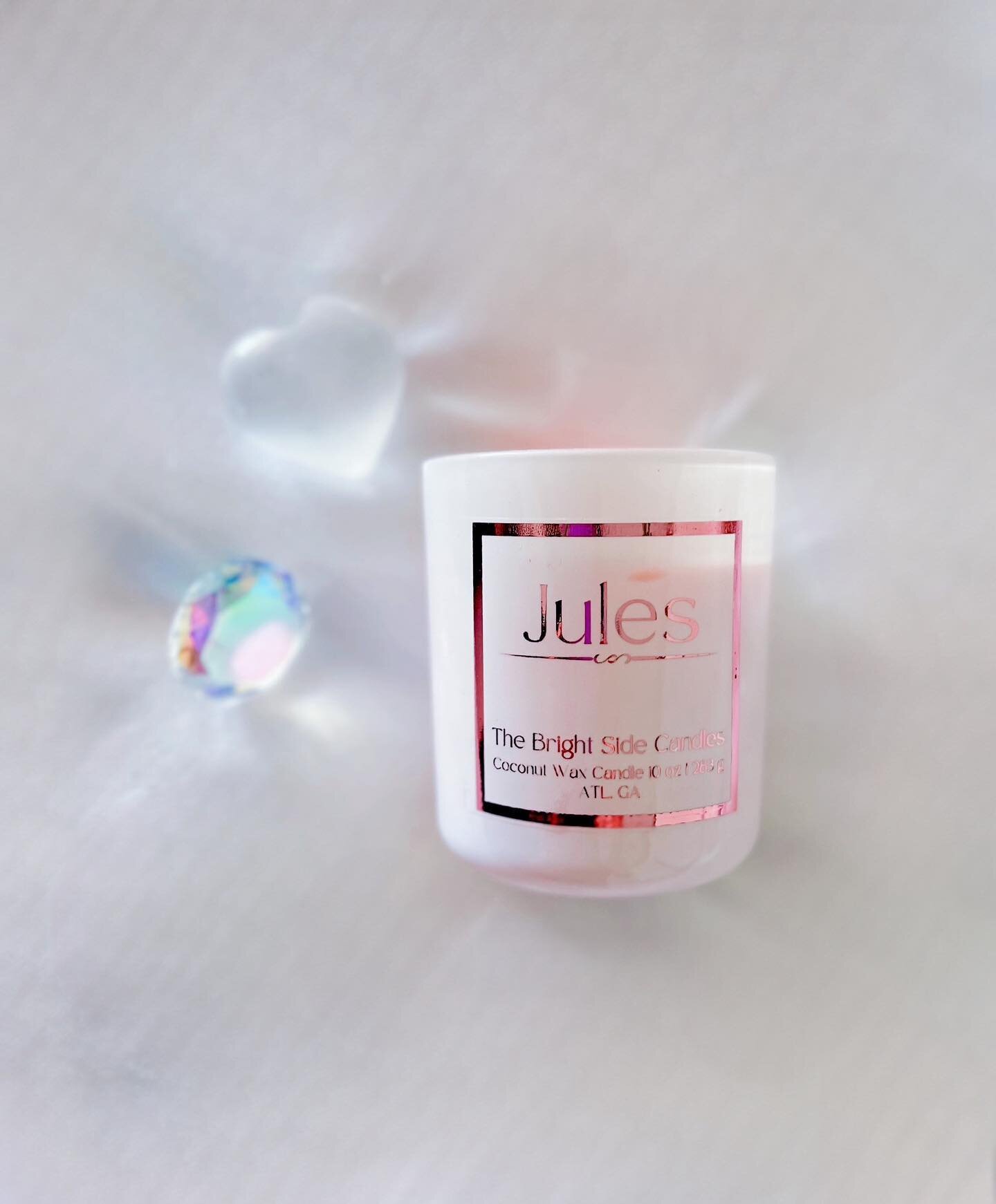 This Jules Ambrose (Twisted Hate by @authoranahuang) inspired candle is one of my go-to reorders @thebrightsidecandles (website restock on May 19th!)❤️&zwj;🔥 

Use my discount code: PPF21 for 10% off! 

Scent Notes: 
Crystalized ginger dominates a m