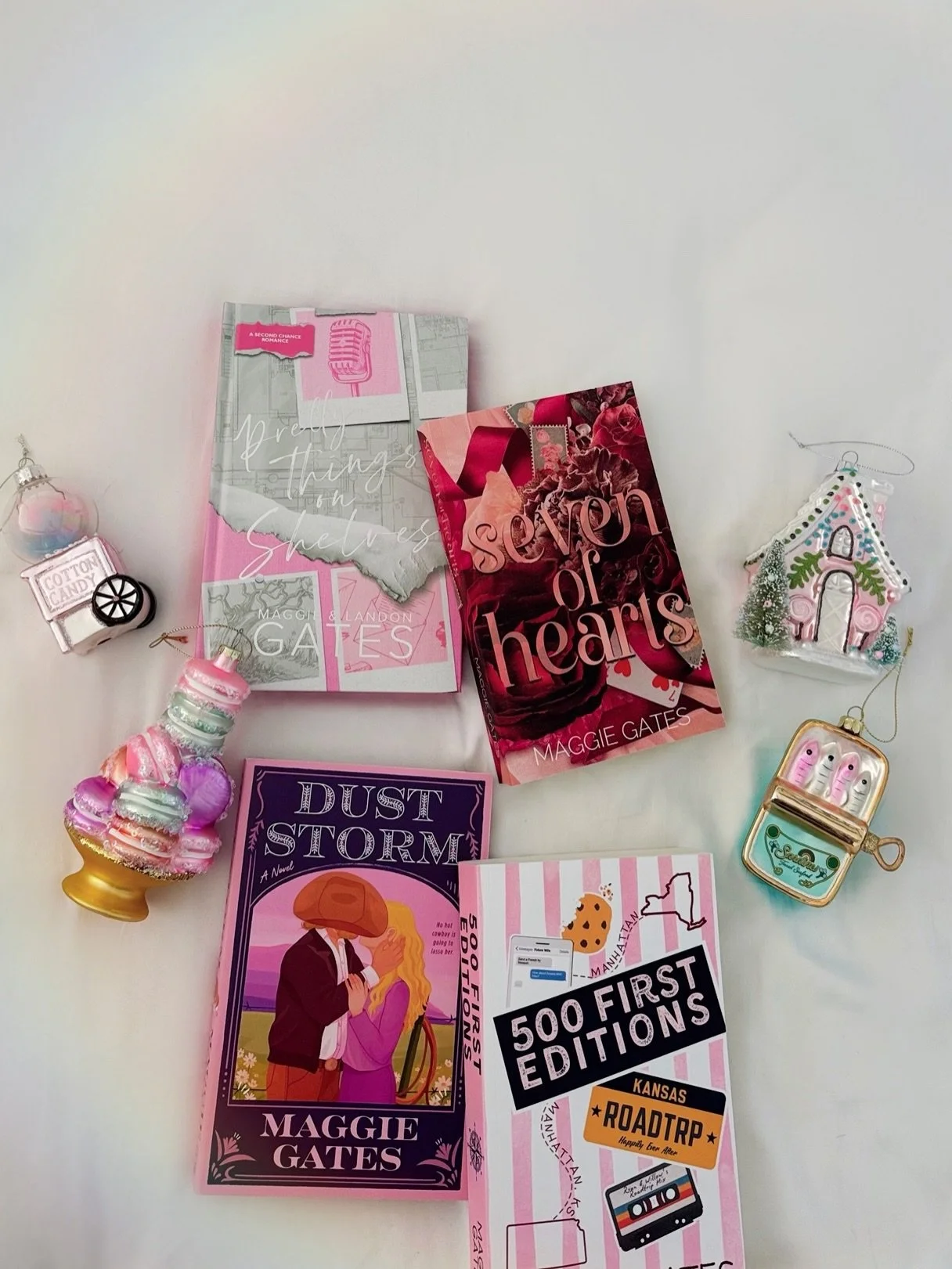 Happy holidays, everyone 🎄🌟 Wishing you a season filled with love, joy, light, and lots of great books!

Sharing my pink stack of small town romance books by one of my favorite people who also happens to be a super talented author - @authormaggiega