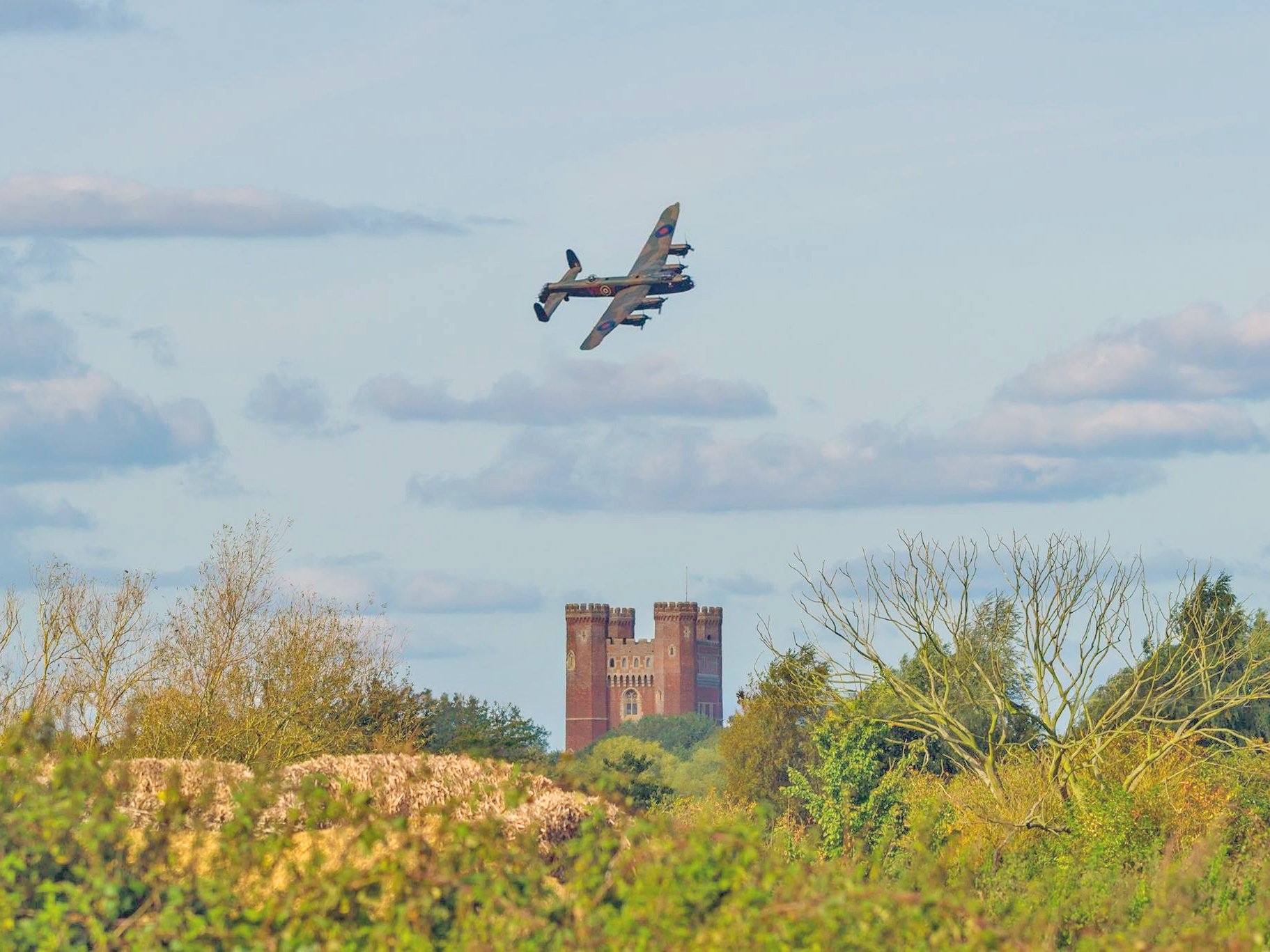 Lanc over Castle.jpg