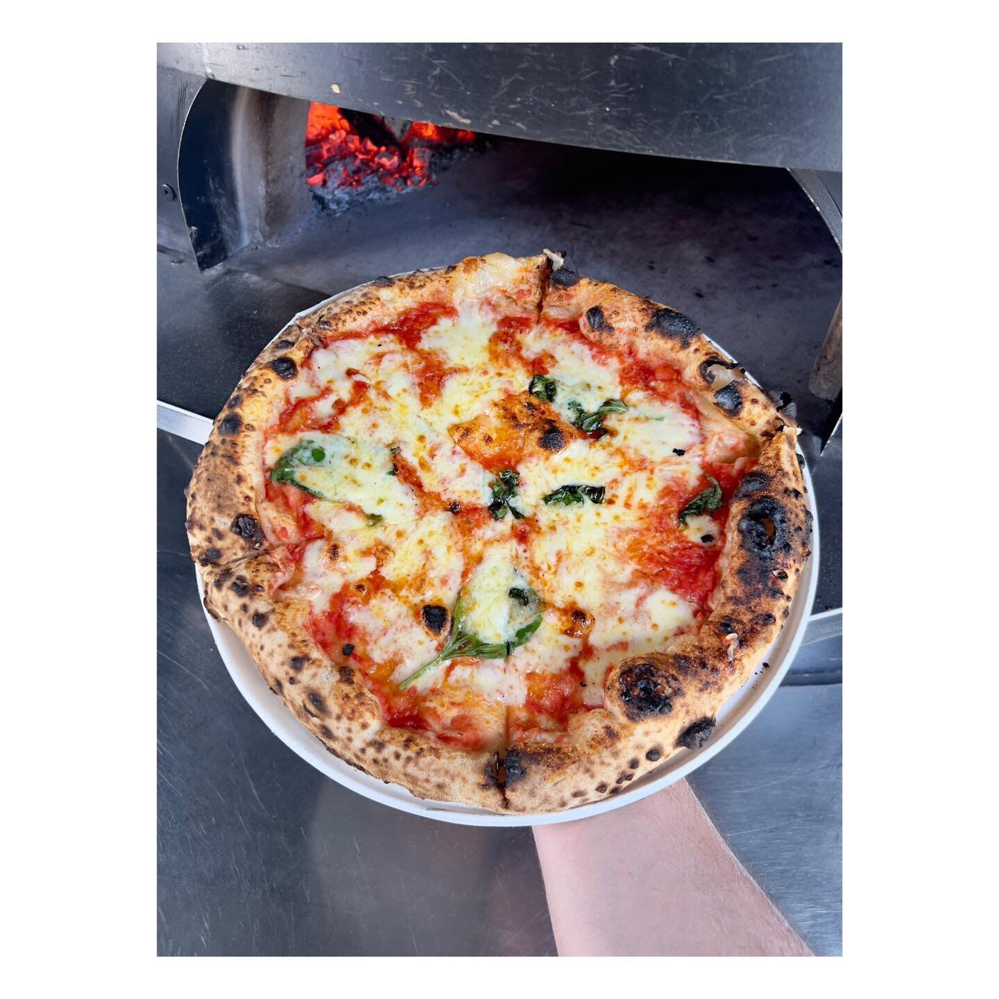 It's Monday and we meant to post a picture of a Margherita!

Now that we've got your attention&hellip; Can&rsquo;t decide what to do this Easter weekend? Come say hi and grab a pizza at @lostpier_shop_and_tap in Burgess Hill this Saturday! We will be