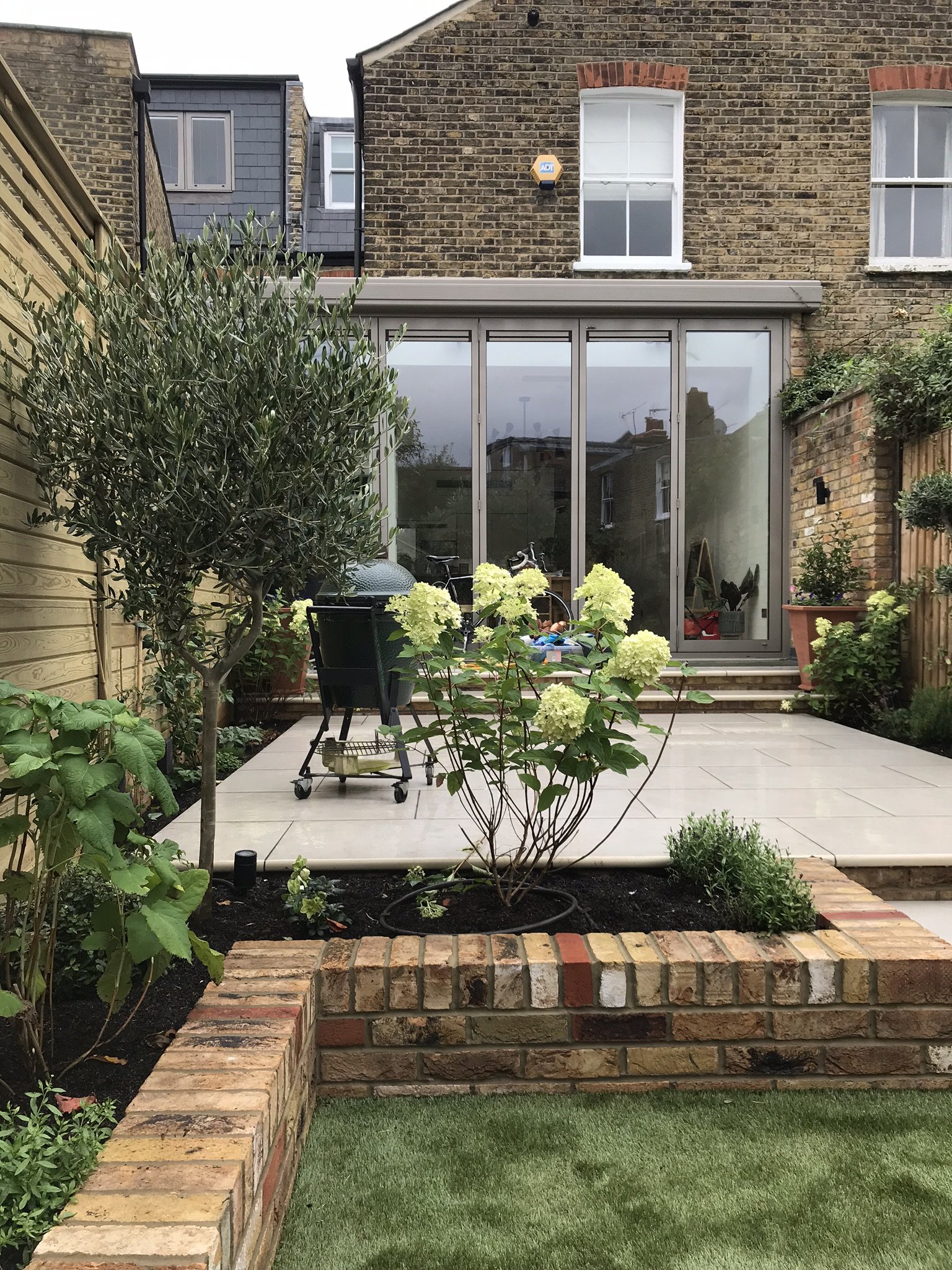The Crescent Barnes London- HARRINGTON BROTHERS LANDSCAPE GARDENERS