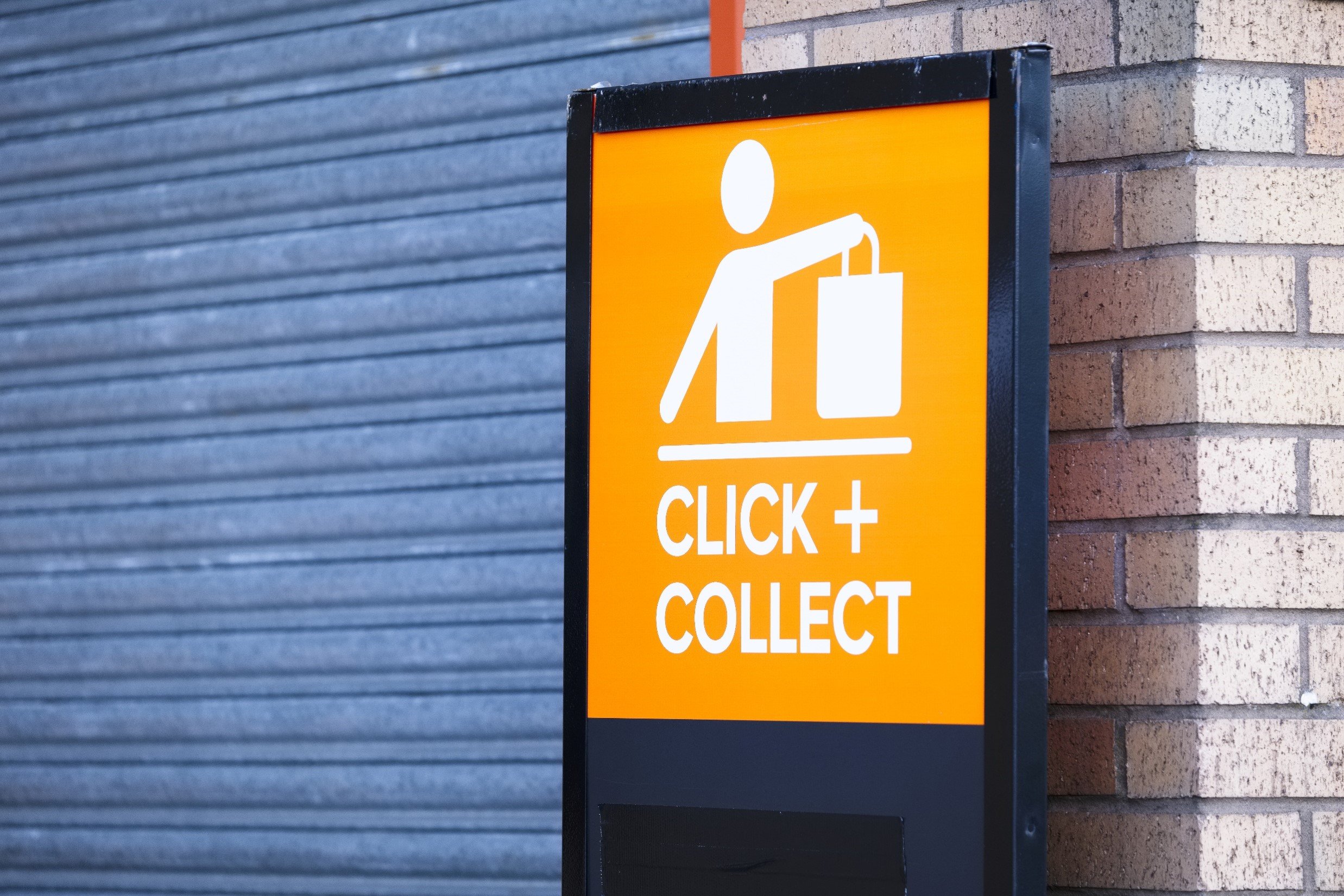 Let's Make Omnichannel Real. - Sighthound for Retail & Quick Service Restaurants (QSR).Click to Collect and Drive-thrus are here to stay (thankfully). The COVID-19 pandemic has moved retail and restaurants fully into the vehicle space, now let’s make it better, faster and more efficient with real-time data. 