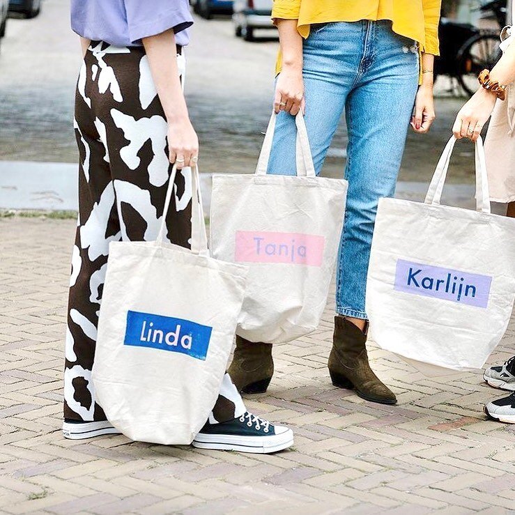 Je branding compleet maken met een persoonlijke touch? 

Ik druk diverse merchandise items zodat je product nog beter, persoonlijker en leuker kunt verkopen aan je klant! 

Wil je meer weten? Stuur me eventjes een DM