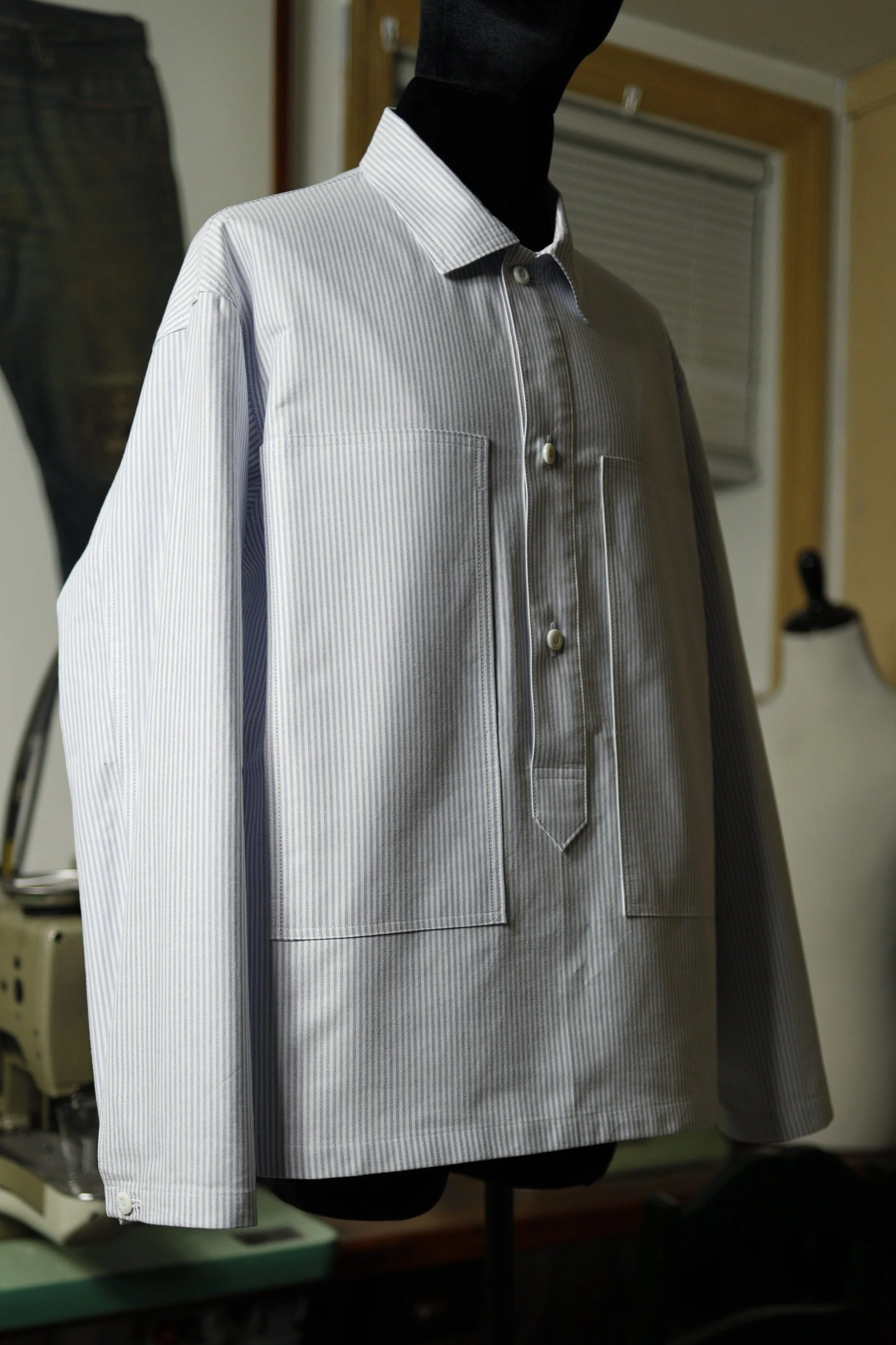 Ocean+Blue+Cotton+Oxford+Pullover+Shirt+side.png