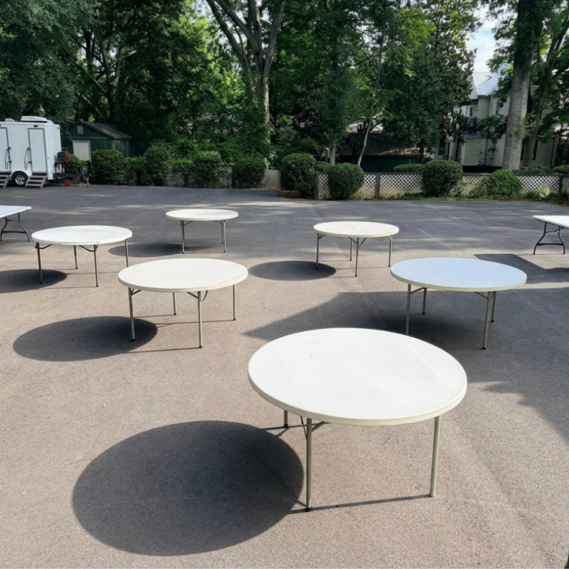 60 inch Round Tables outdoor reception