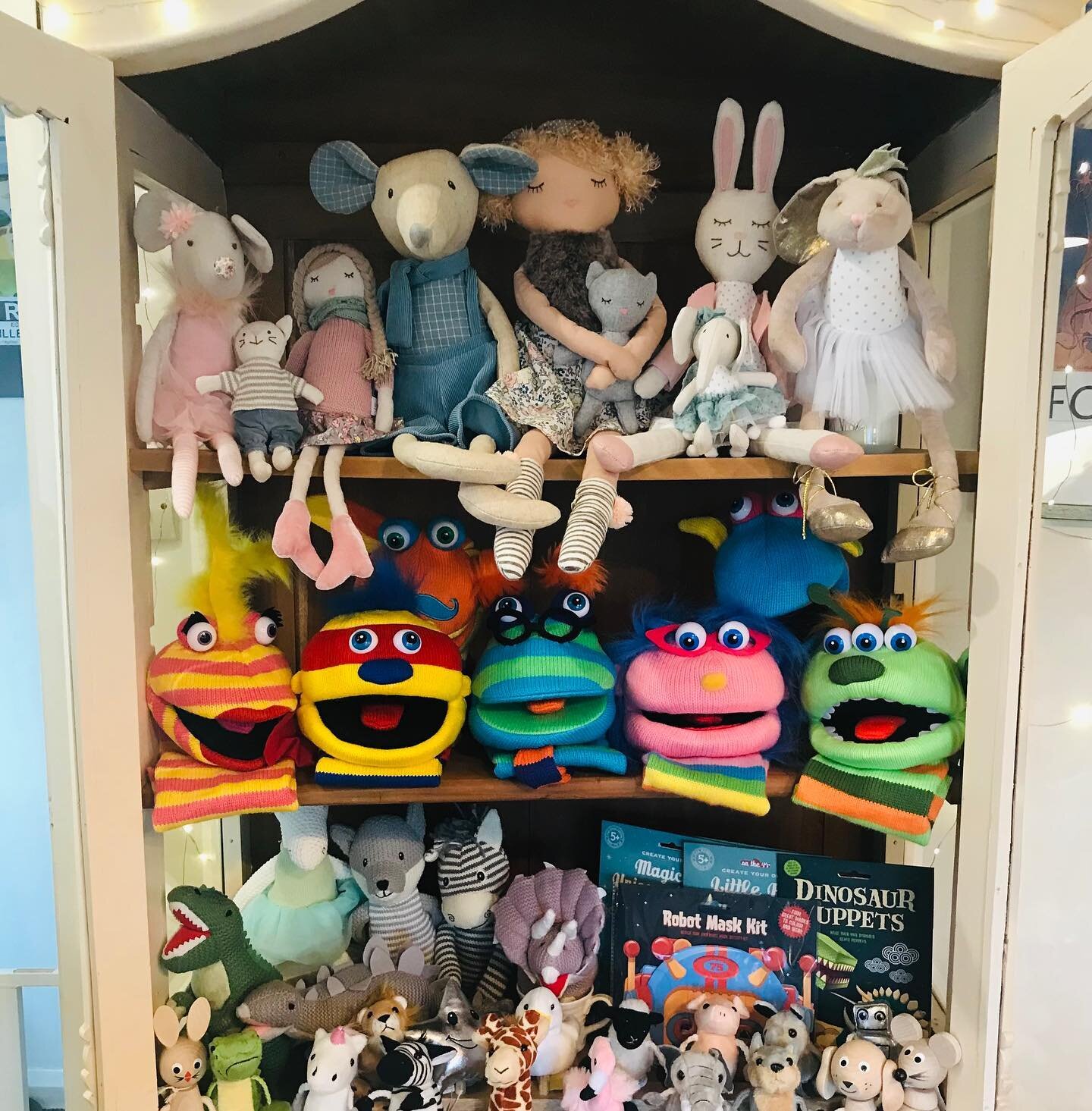 @stuffedtoys.uk have the absolute best selection of soft toys. Swipe to see a very happy (and adorable) customer 💚💚💚

#artist #SupportSmallBusiness #WestCountry #ChristmasShopping #artisan #LoveSomerset #WestCountryLife #community #ChristmasGifts 