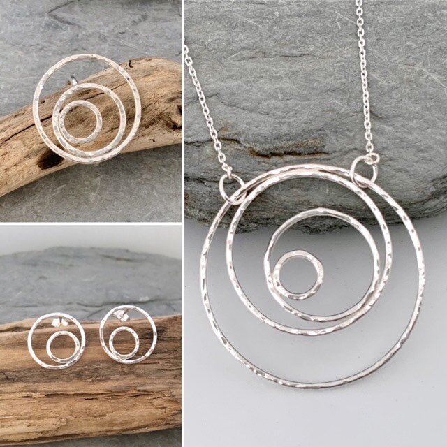 There is sooo much to see @rurallivingshow this year! Check out our final #followfriday exhibitor shares and show them some love ahead of this weekend!

💚 @silverripplesjewellery has some exquisite shapes and styles in her collection. Really beautif