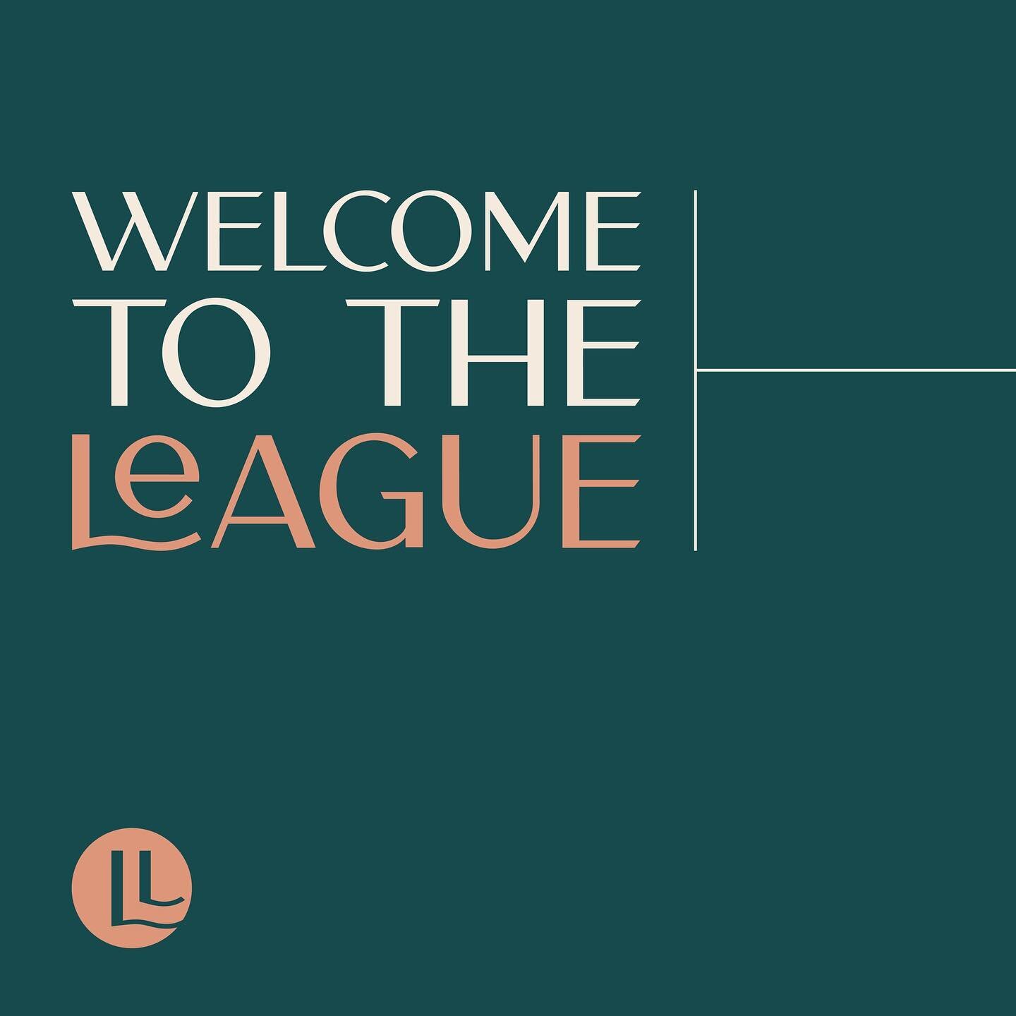 This month we&rsquo;re giving a warm welcome to 4 more chapters joining the Literary League community&mdash; including a new chapter across the pond! 
⠀⠀⠀⠀⠀⠀⠀⠀⠀
1. Memphis, TN Chapter hosted by Emily @emilybeene 
2. Iowa City, IA Chapter hosted by Sa