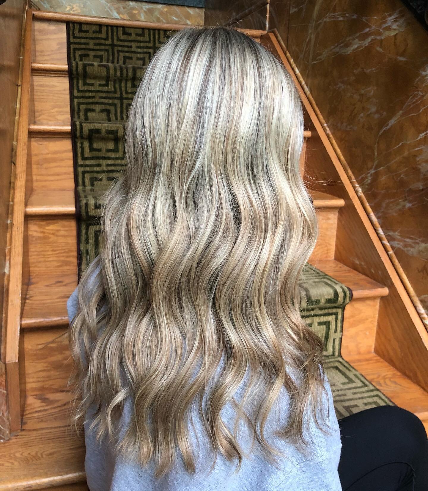 Full head of highlights by Alyssa today! #blondehighlights #blondehair #curls #beachwaves #aveda #enlightener #avedacolor