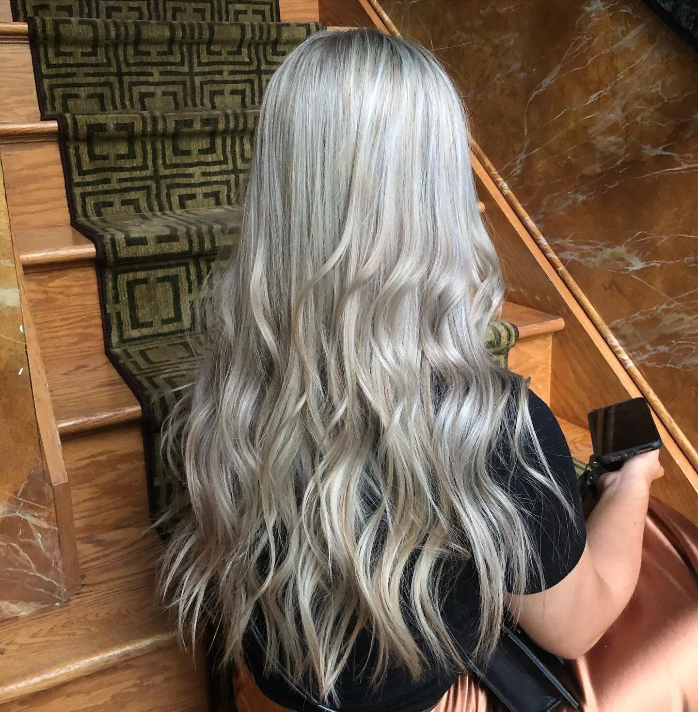 Gorgeous blonde done by Anna Today! Back-to-back highlights for a bright white blonde! 🤩 #blondehair #highlights #curls #ashblonde #whiteblonde #aveda #avedacolor #enlightener #blondegoals