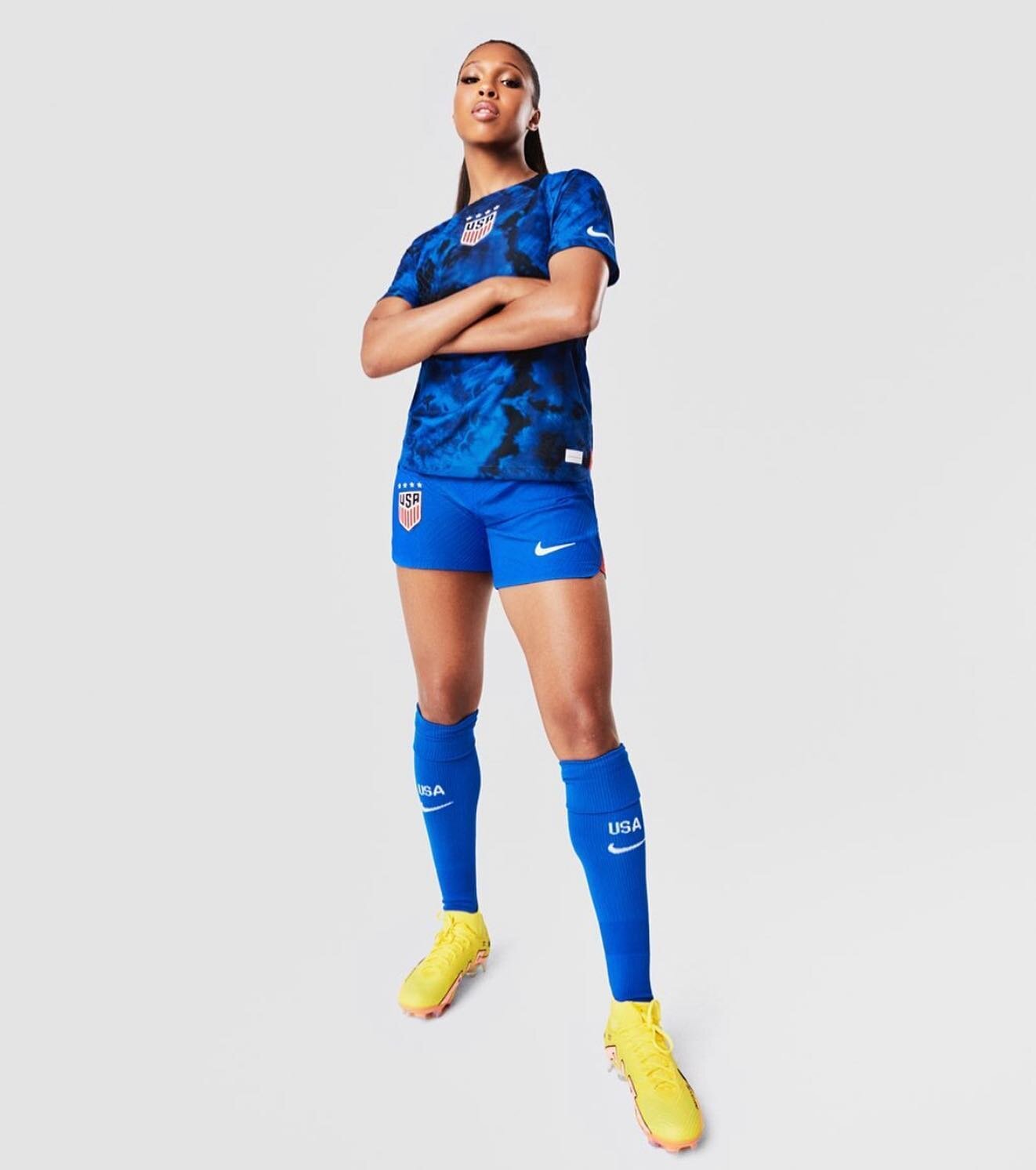 @100purcent for @nikefootball @nike ⚽️⭐️💙💪🏼

#makeup @mradrianmakeup 
#hair by me
#photographer @whoisjakejones