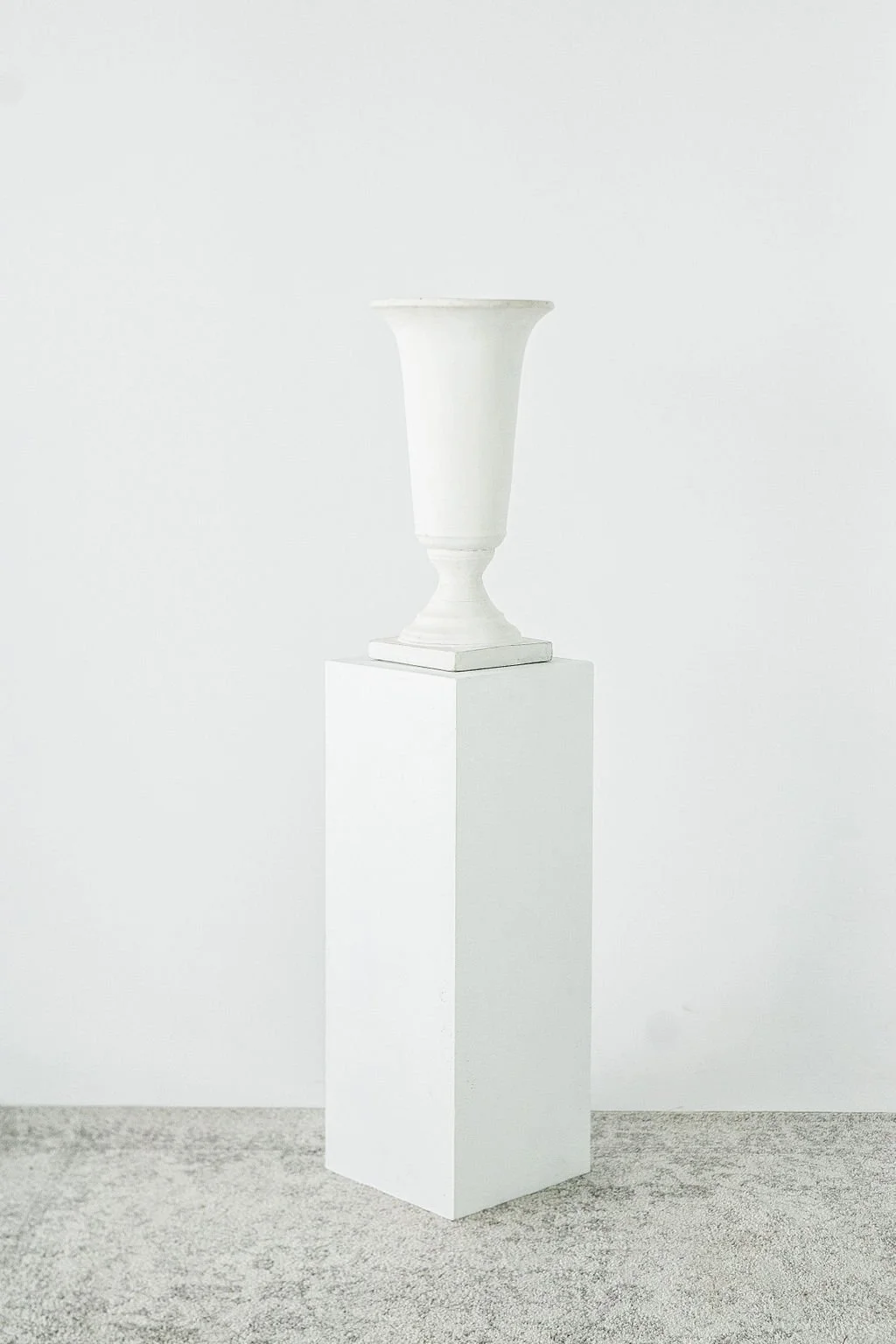 Zuri White Pillars