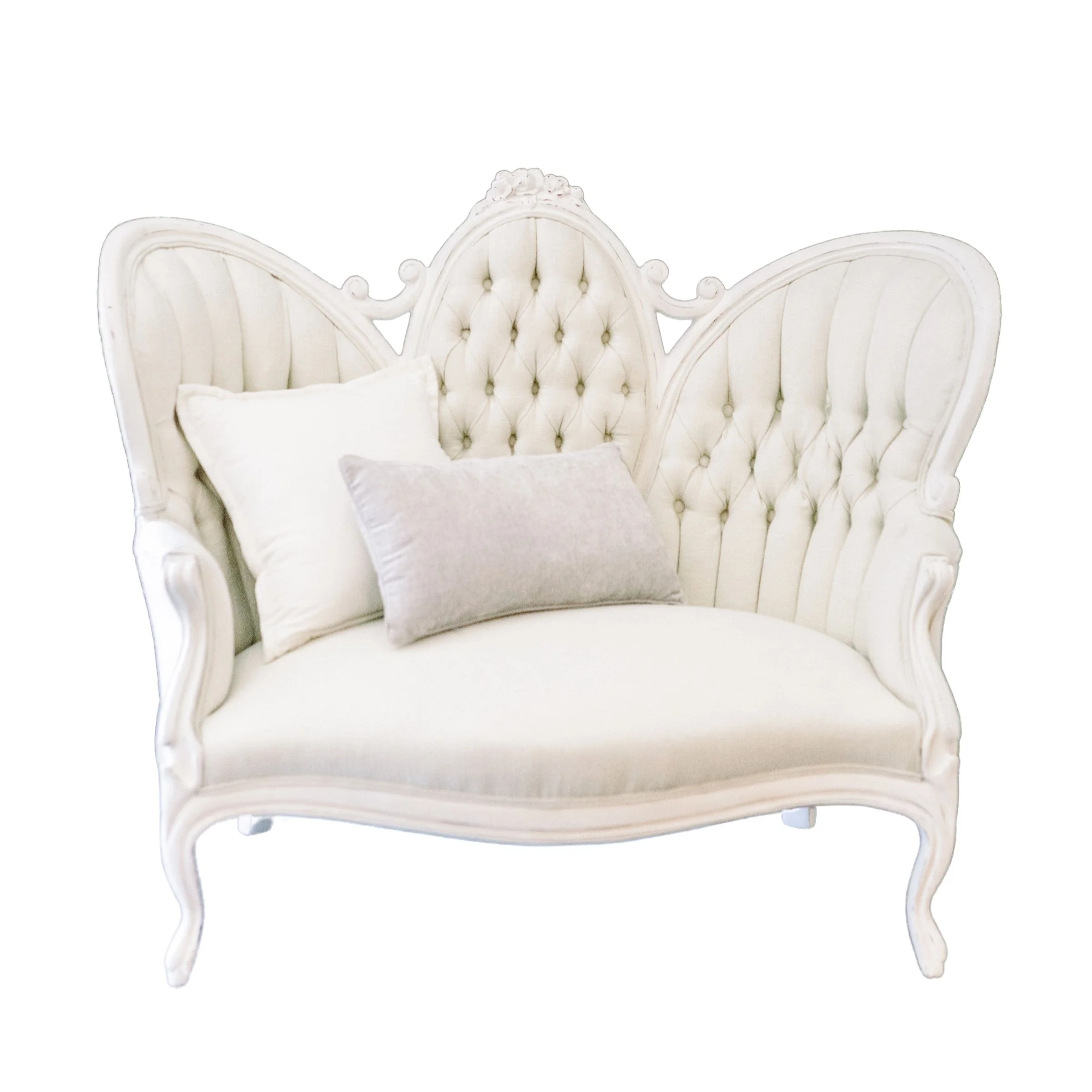 Amelia Settee