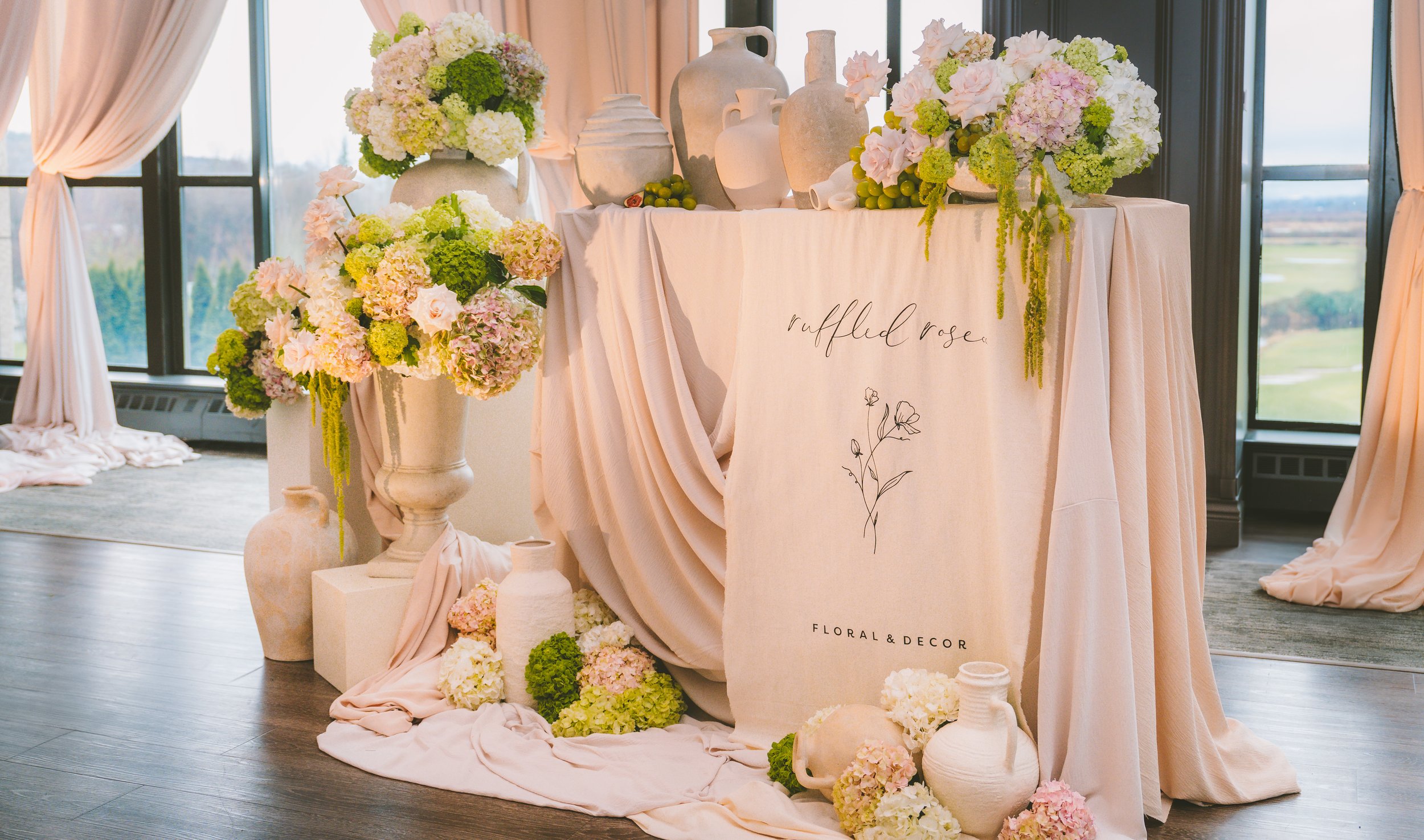 Swaneset Ruffled Rose VanWeddings 010 (4).jpg