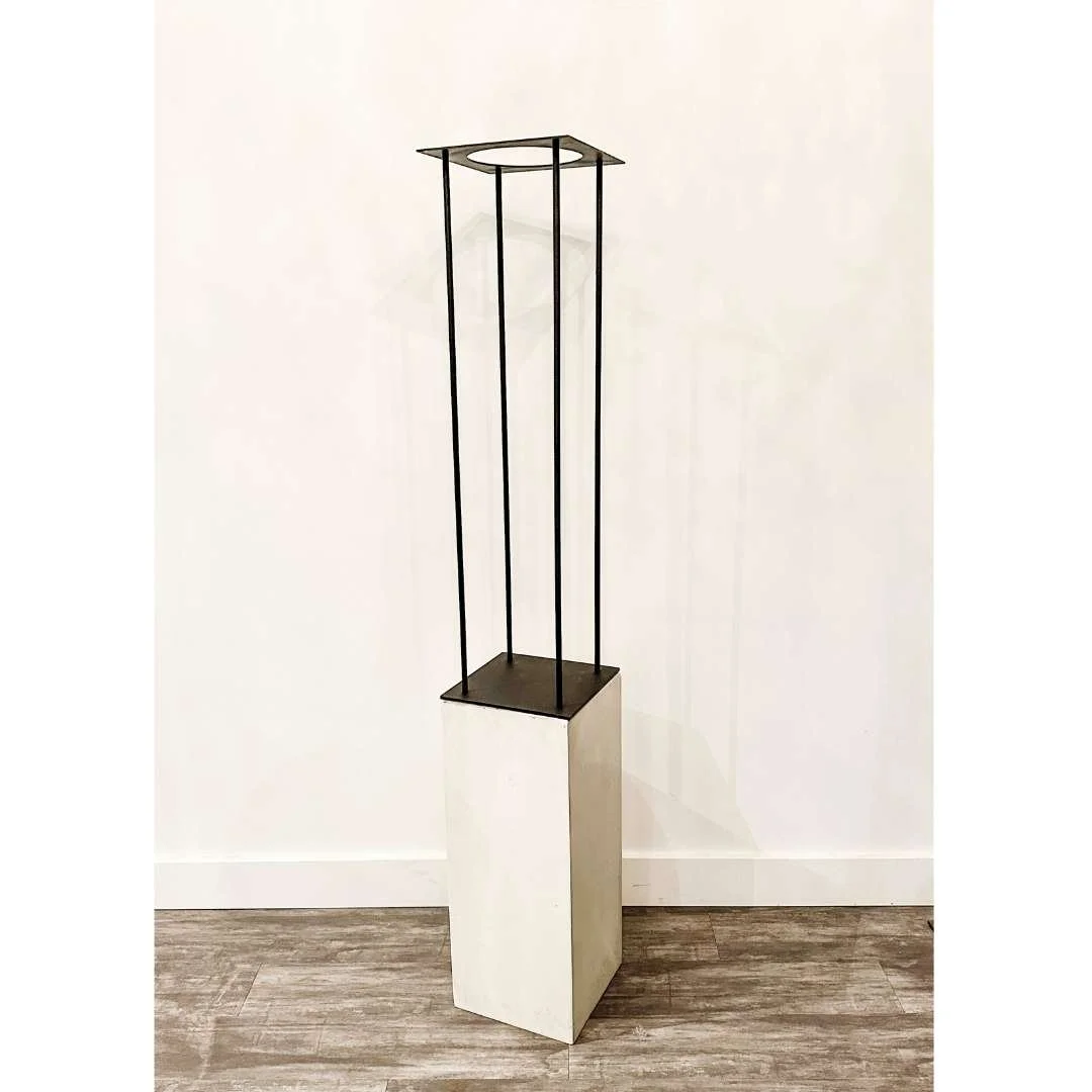 black lara stand (1).jpg