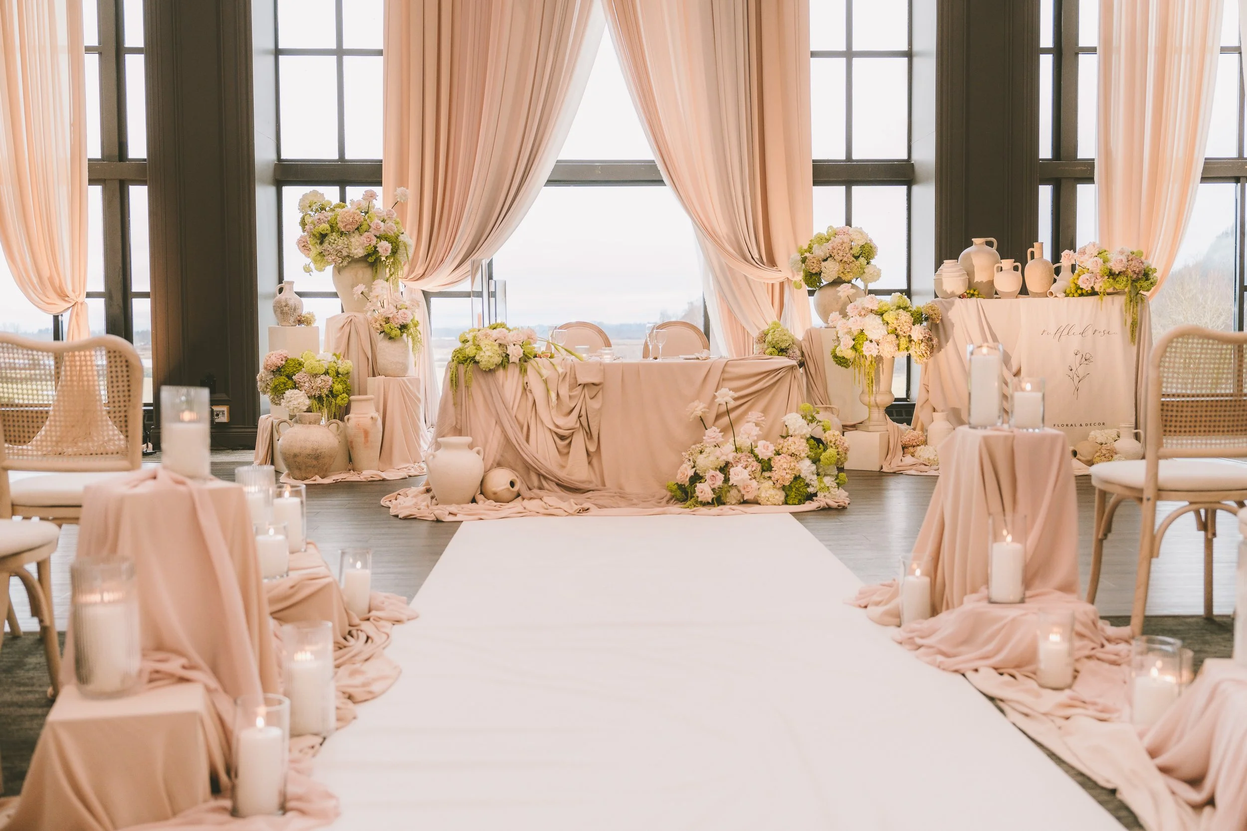 Swaneset Ruffled Rose VanWeddings 008 (2).jpg