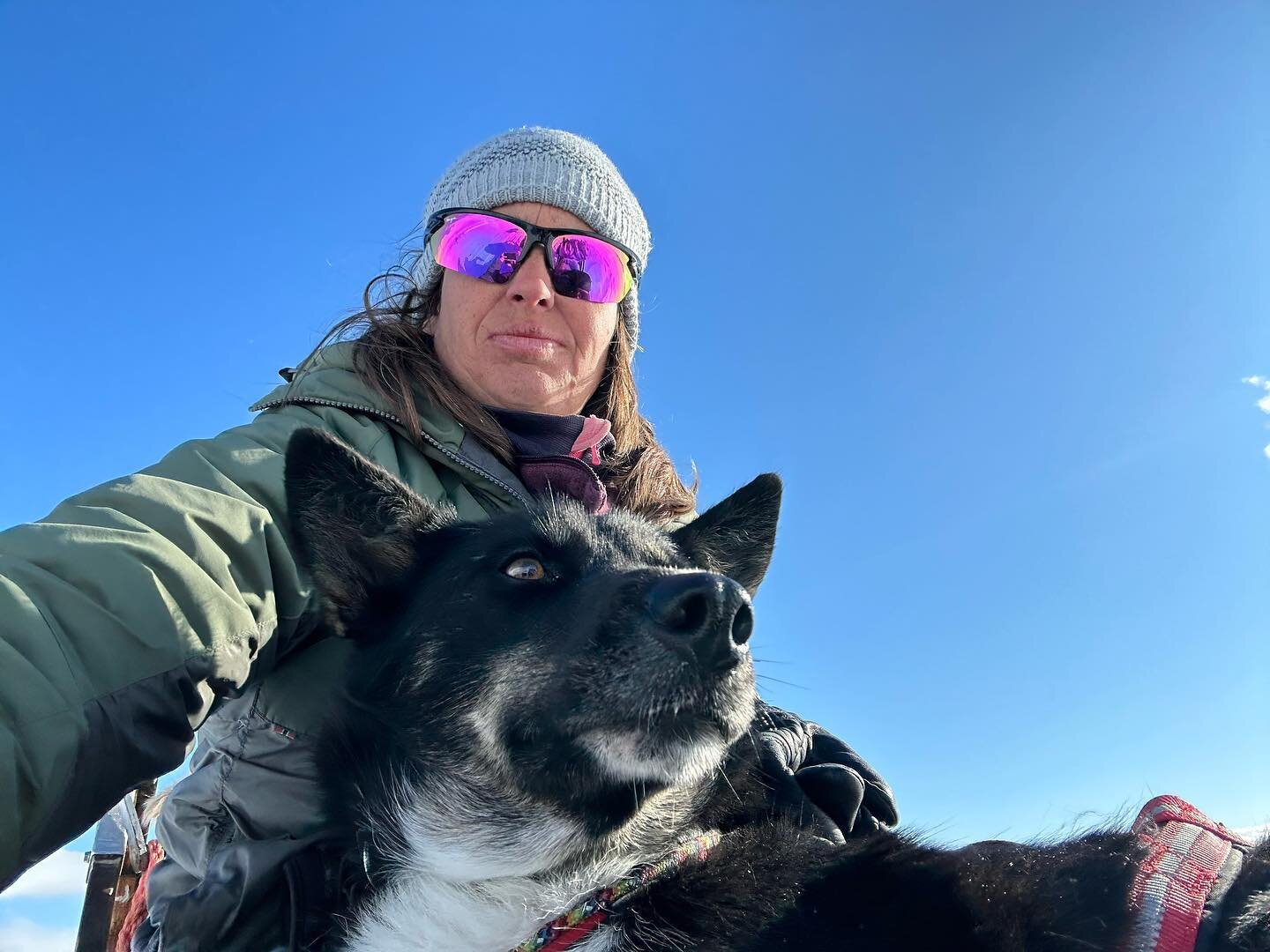 We had an other amazing two day mountain tour. 
Me and Sot were sitting on the sled , enjoying when my kid were taking us safely up and down the hills in this amazing setting ❤️

#mountains #adventure 
#tjuonajokk #thearcticcapital