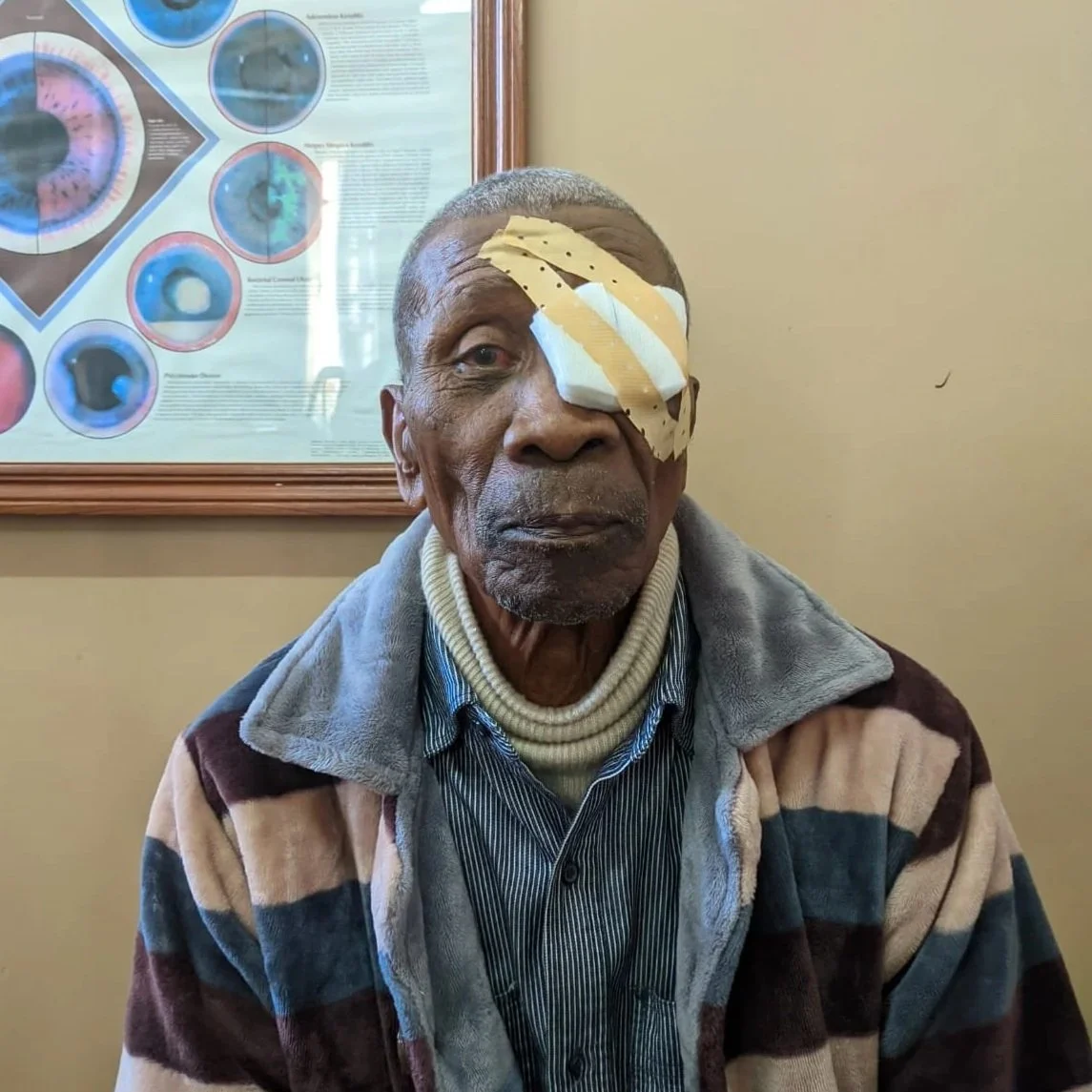 Cataract surgery before patch taken out